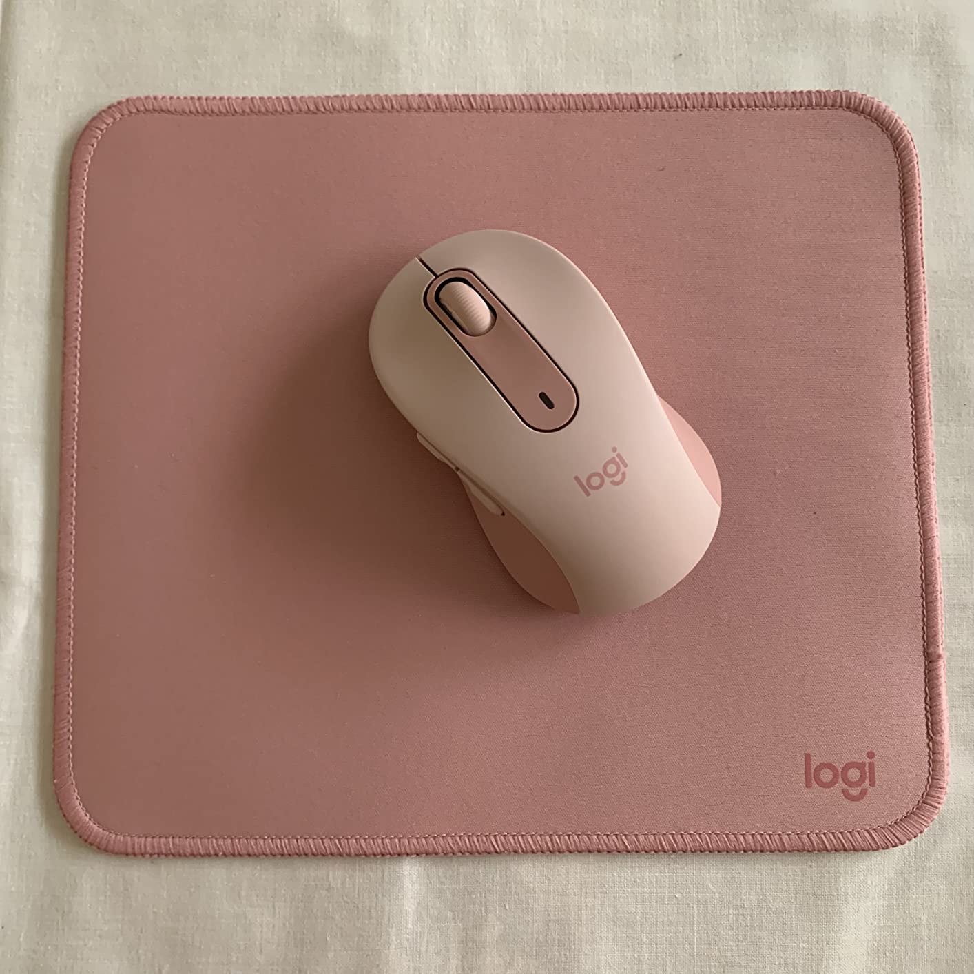 Logitech Signature M650 Wireless Mouse Small to Medium Sized Hands - Rose customer photo 2