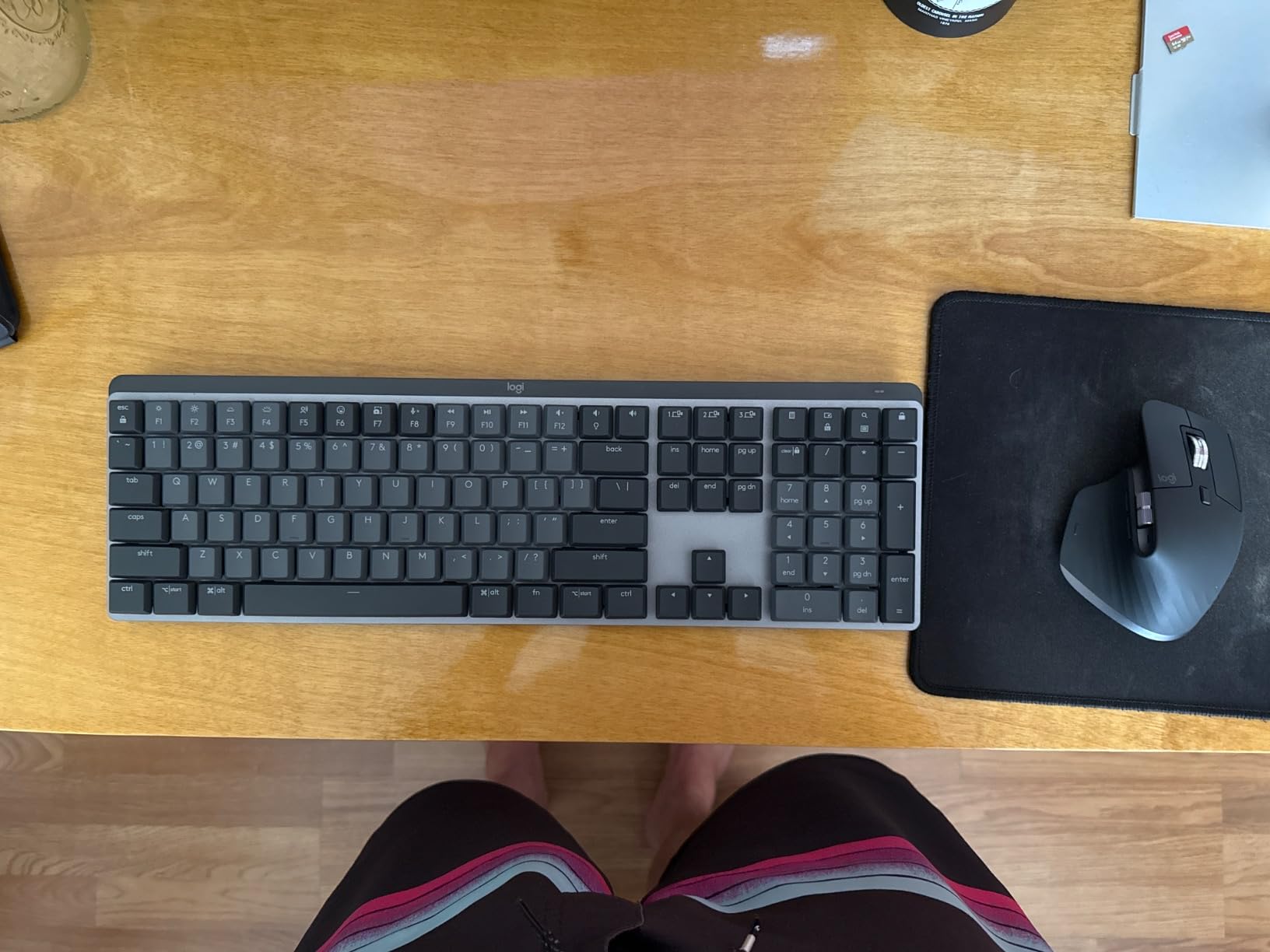 Logitech MX Mechanical Wireless Illuminated Keyboard Tactile - Graphite customer photo 1