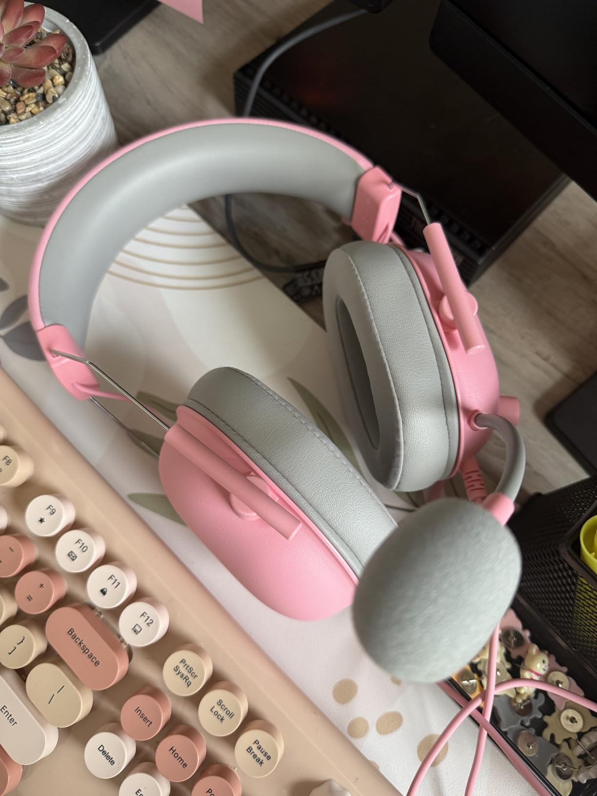 Razer BlackShark V2 X Gaming Headset: 7.1 Surround Sound - 50mm Drivers - Memory Foam Cushion - for PC, Mac, PS4, PS5, Switch - 3.5mm Audio Jack - White customer photo 1