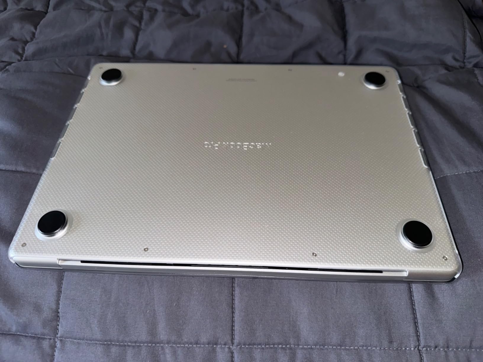 Incase Dots Hardshell Case with Makrolon for MacBook Pro 14 inch, Black | Fits M5-M1 Chips (2026-2021), Scratch Resistant, Lightweight, Ventilation Slots & Rubberized Feet customer photo 1