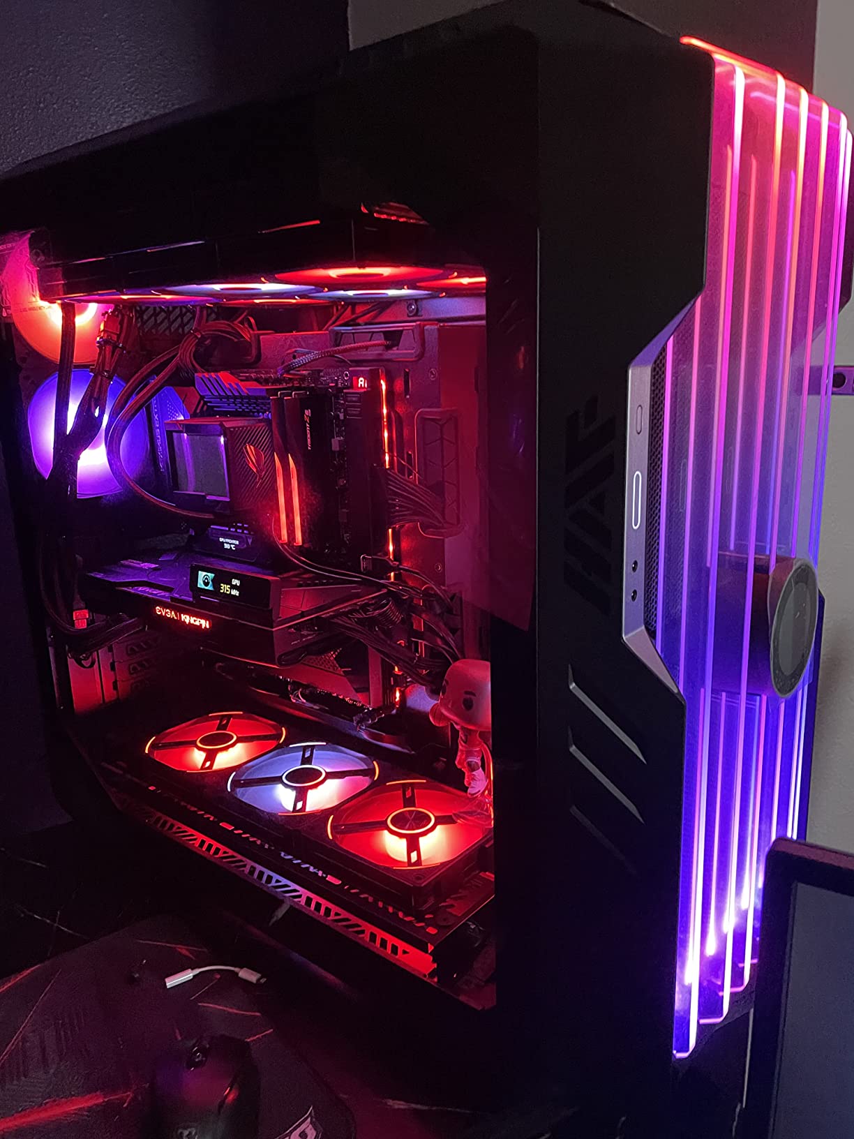 Cooler Master HAF 700 EVO E-ATX High Airflow PC Case, IRIS Customizable LCD, Breathable TG Front Panel, 200mm Sickleflow Fans, USB 3.2 Gen 2 Type C, 4 x USB 3.2 Gen 1 customer photo 1