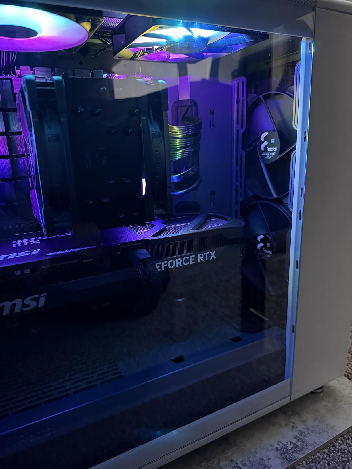 Fractal Design North - Genuine Walnut Wood Front - Mesh Side Panels - Two 140mm Aspect PWM Fans Included - Type C USB - ATX Airflow Mid Tower PC Gaming Case, Charcoal Black customer photo 2