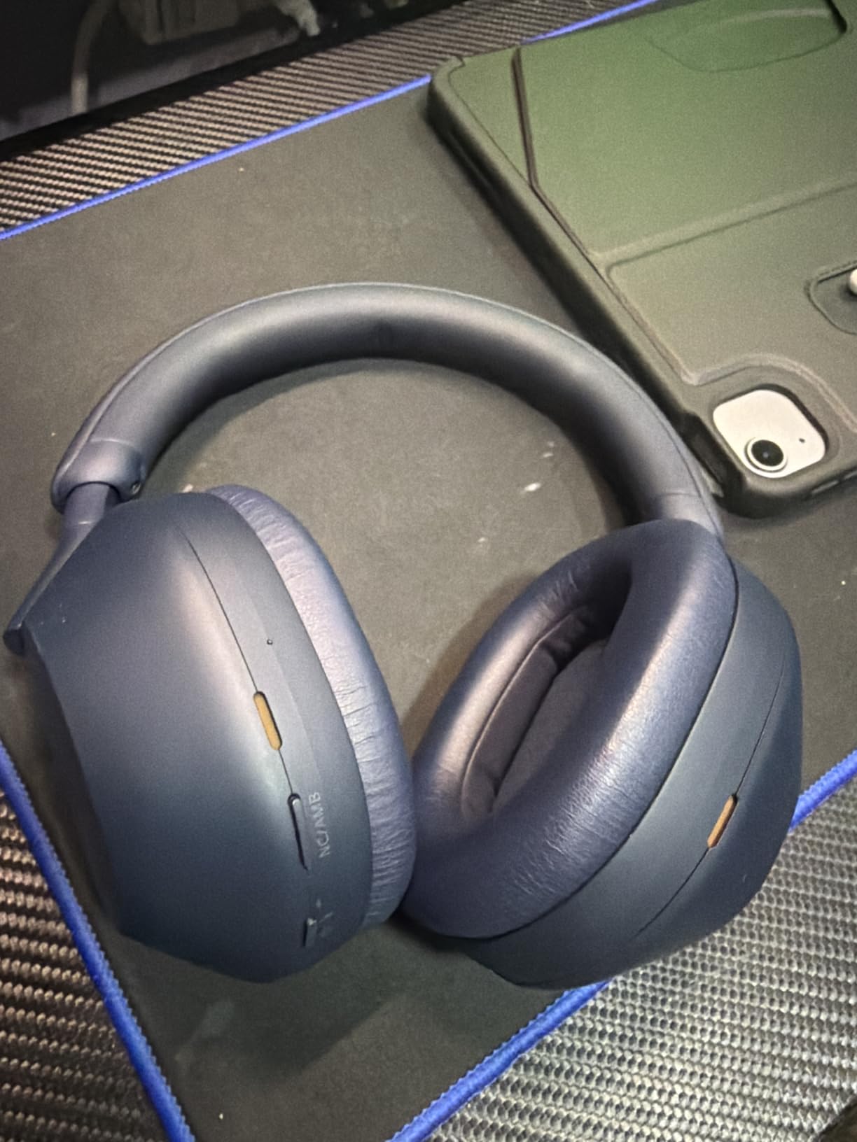 Sony WH-1000XM5 Premium Noise Cancelling Wireless Headphones, Black customer photo 1