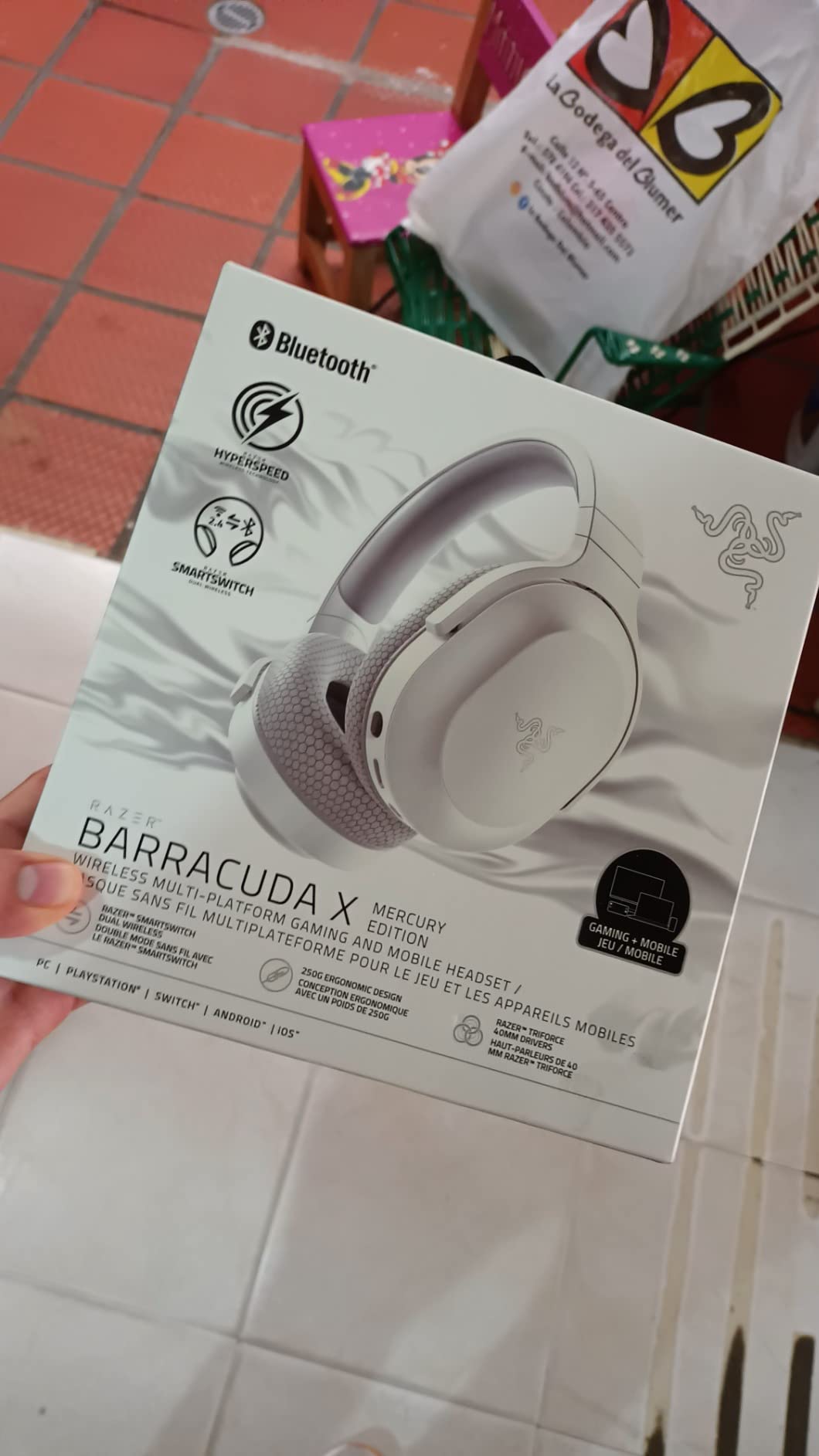 Razer Barracuda X Wireless Gaming & Mobile Headset, 2.4Ghz + BT, White, Bluetooth 5.2, Lightweight, 40mm Drivers, Detachable Mic, 50 Hr Battery customer photo 1