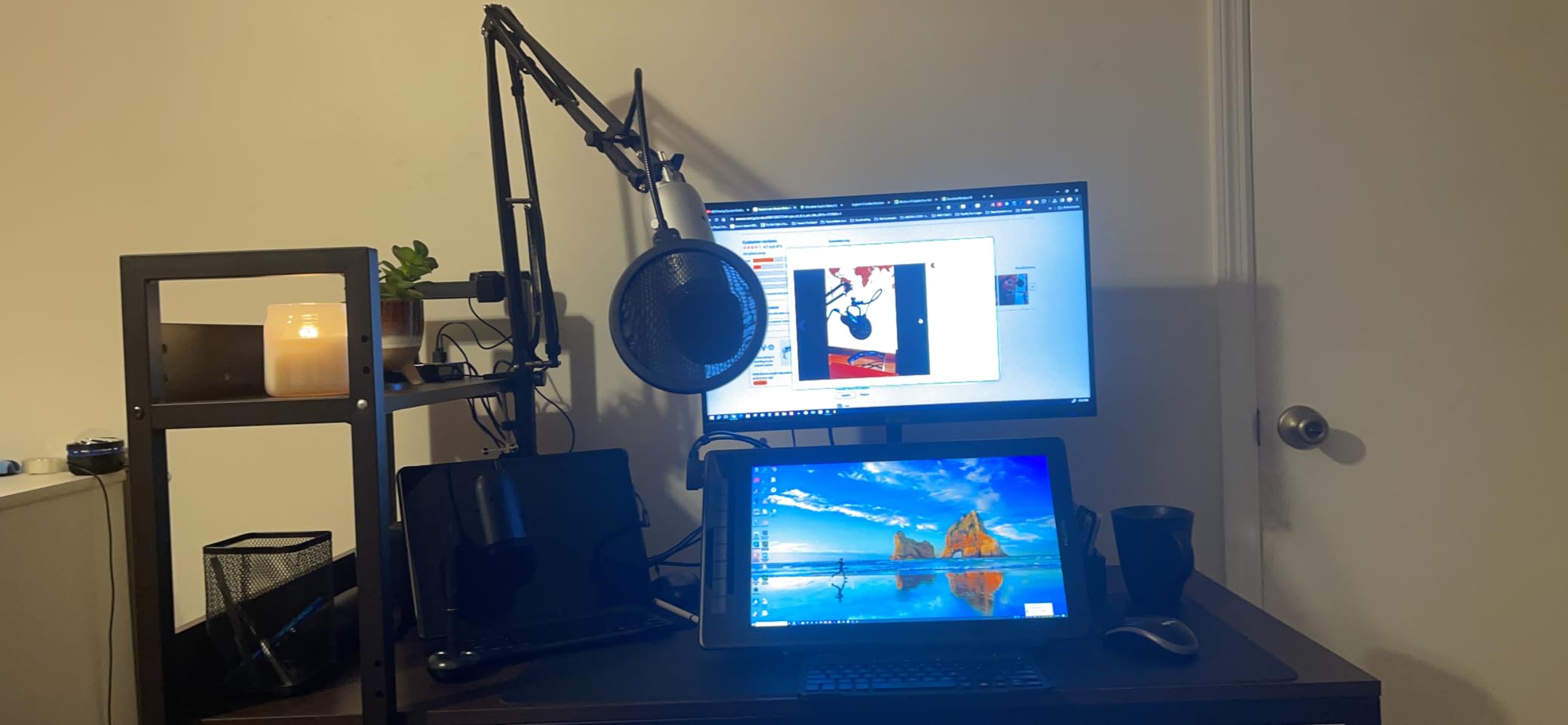 Amazon Basics Adjustable Microphone Boom Arm Stand, 14 inch, Supports Standard Microphones, Adjustable Tension, Includes Pop Filter & Windscreen, Desk Clamp Mount, Black customer photo 1