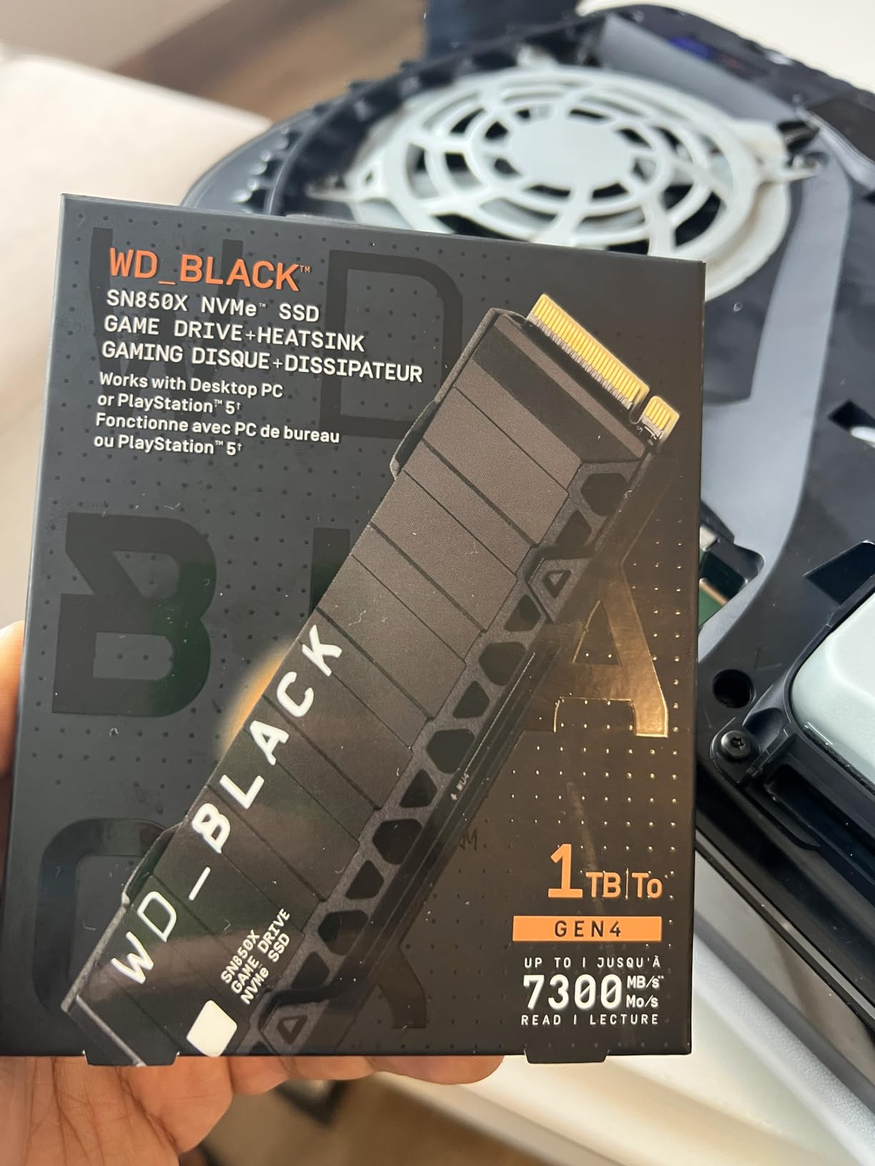WD_BLACK SN850X 2TB NVMe SSD with Heatsink - M.2 2280, Up to 7,300 MB/s Read speeds, Up to 6,300 MB/s write speeds, Gaming Expansion, High Performance Internal Solid State Drive - WDS200T2XHE customer photo 1