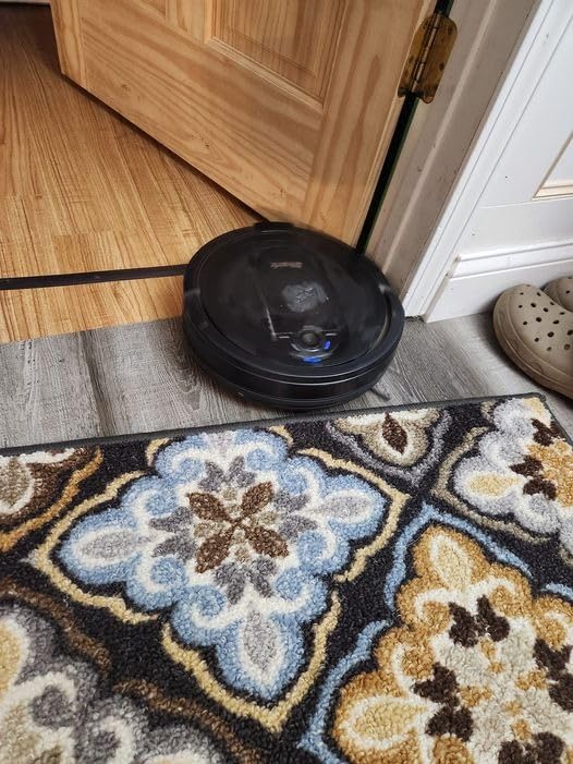 Shark Matrix Plus 2-in-1 Robot Vacuum & Mop, Black/Brass, AV2610WA | Sonic Mopping, Matrix Clean, CleanEdge, HEPA 60-Day Self-Empty Base, 360° LiDAR Mapping, Self-Cleaning Brushroll, Wi-Fi customer photo 1