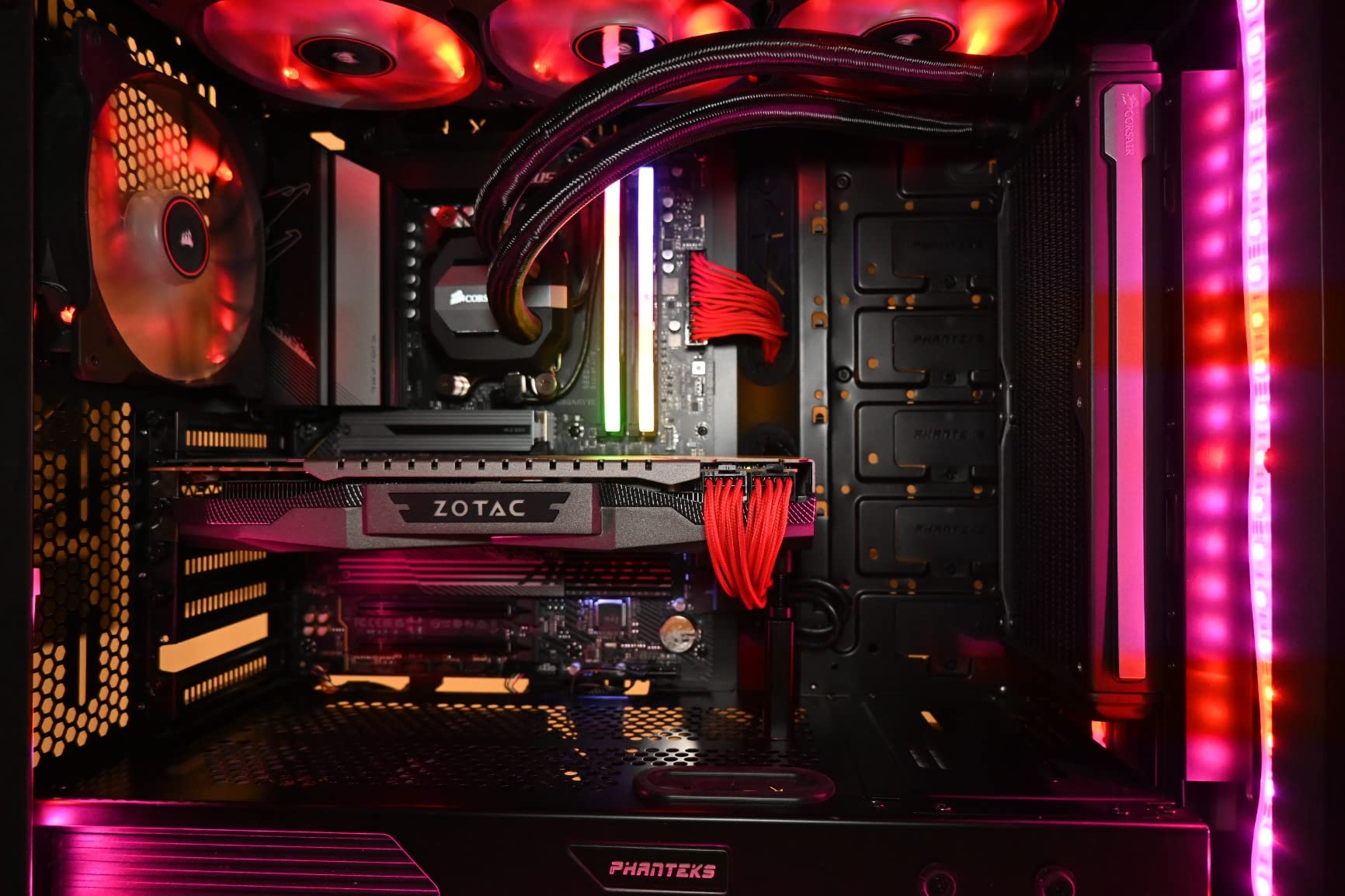 GIGABYTE B650 AORUS Elite AX AMD AM5 ATX Motherboard, Support Ryzen 9000/8000/7000 Series, DDR5, 14+2+1 Power Phase, PCIe 5.0 M.2, USB-C 3.2 Gen 2, WIFI6E, 2.5GbE, EZ-Latch, Q-Flash, RGB Fusion customer photo 2