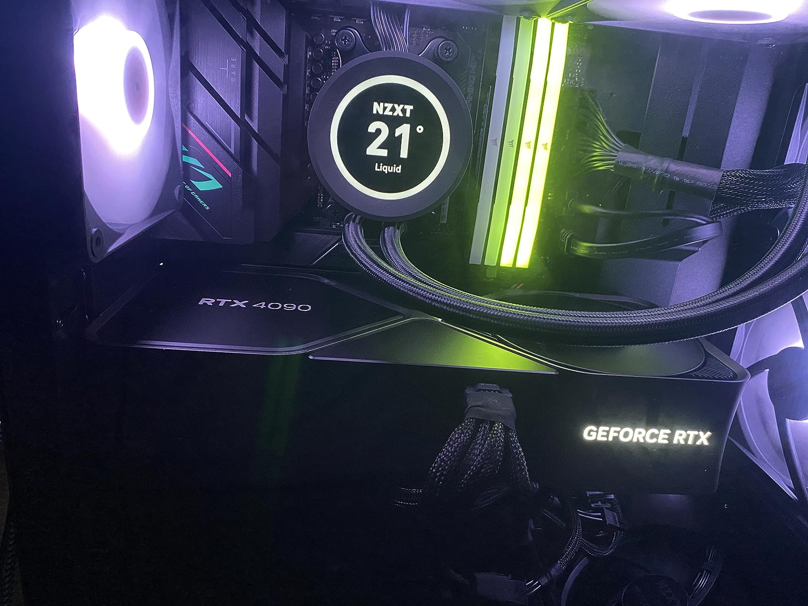 VIPERA NVIDIA GeForce RTX 4090 Founders Edition Graphic Card customer photo 1