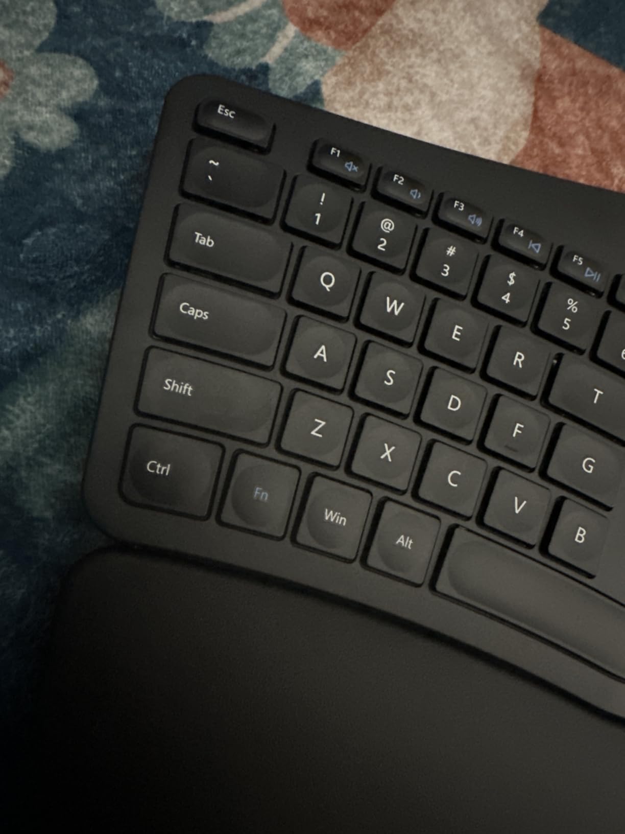Arteck Split Ergonomic Keyboard with Cushioned Wrist and Palm Rest, 2.4G USB Wireless Comfortable Natural Ergonomic Split Keyboard, for Windows Computer Desktop Laptop customer photo 1