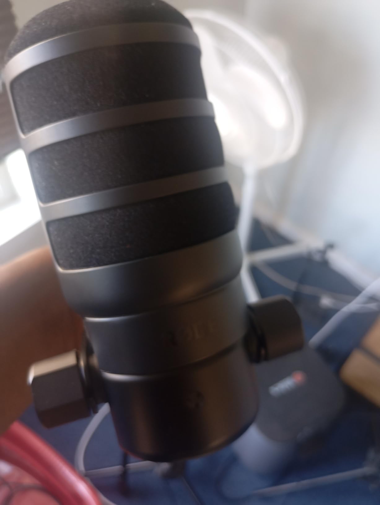 RØDE PodMic USB Versatile Dynamic Broadcast Microphone With XLR and USB Connectivity for Podcasting, Streaming, Gaming, Music-Making and Content Creation (Black) customer photo 2