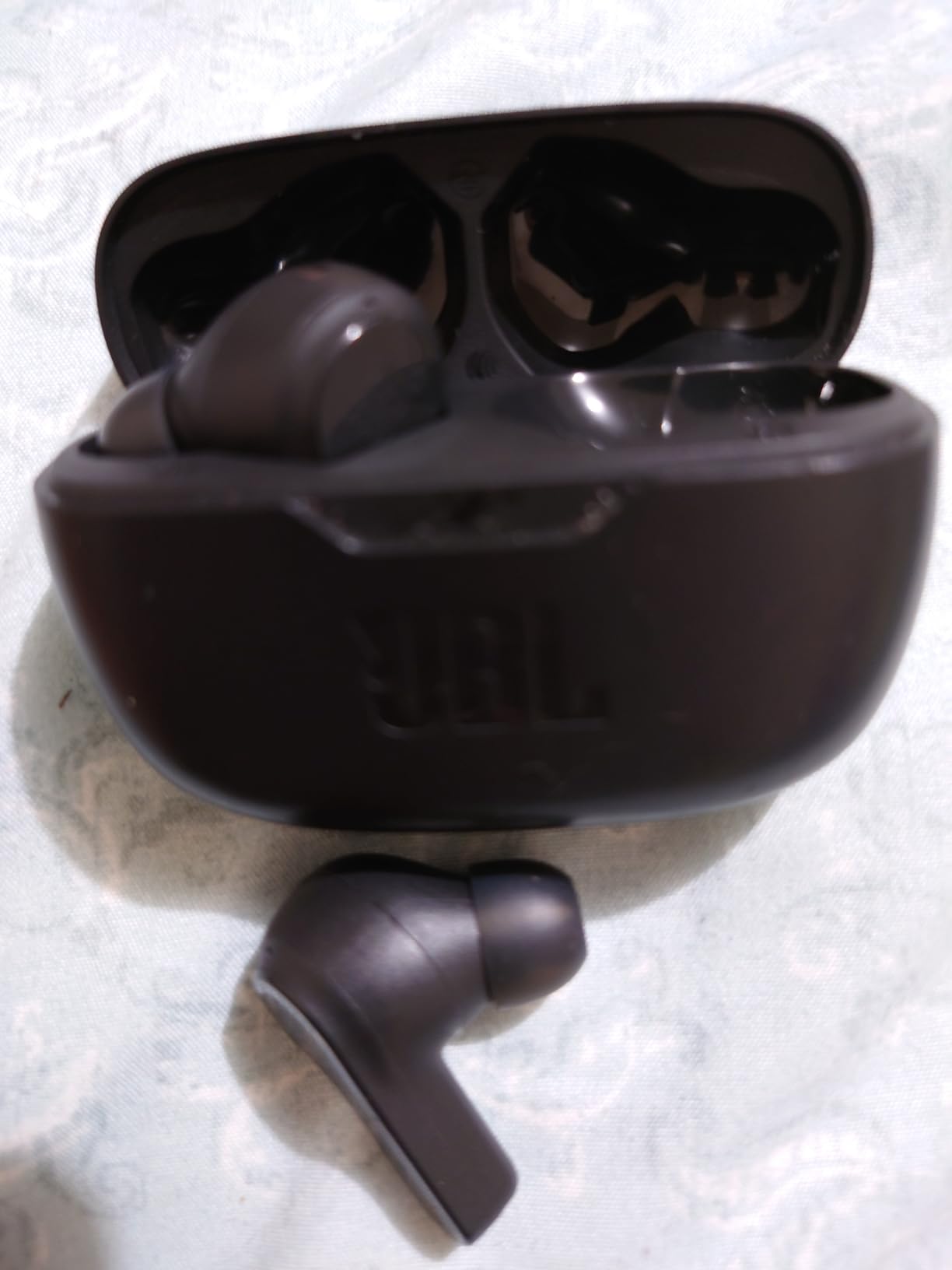 JBL Vibe Beam - True Wireless Earbuds - Black | JBL Deep Bass Sound, Comfortable fit, Up to 32 8h 24h total hours of battery life with speed charging customer photo 2