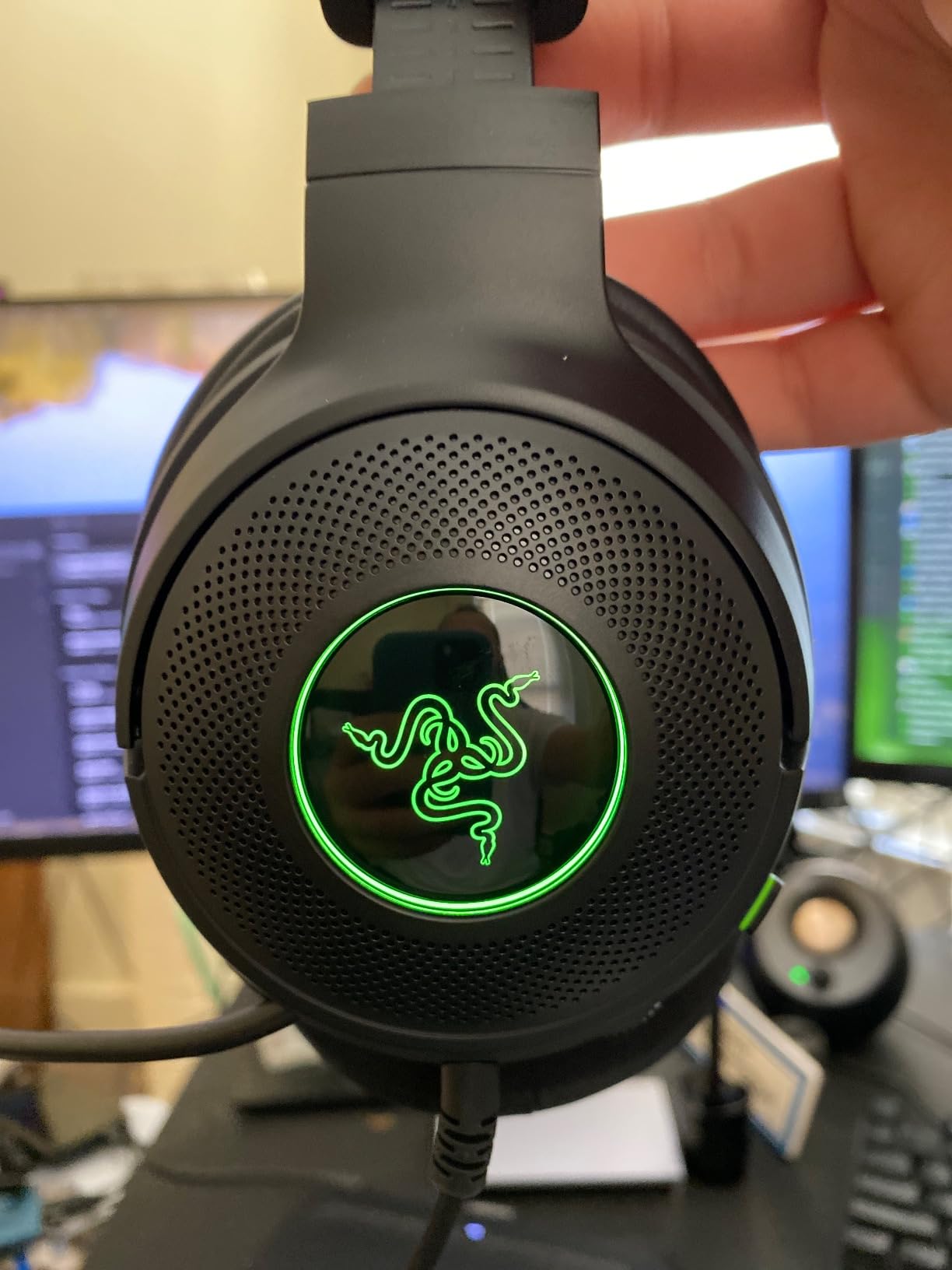 Razer Kraken V3 X Wired USB Gaming Headset, Lightweight, Black | TriForce 40mm Drivers, HyperClear Cardioid Mic, 7.1 Surround Sound, Chroma RGB Lighting customer photo 1