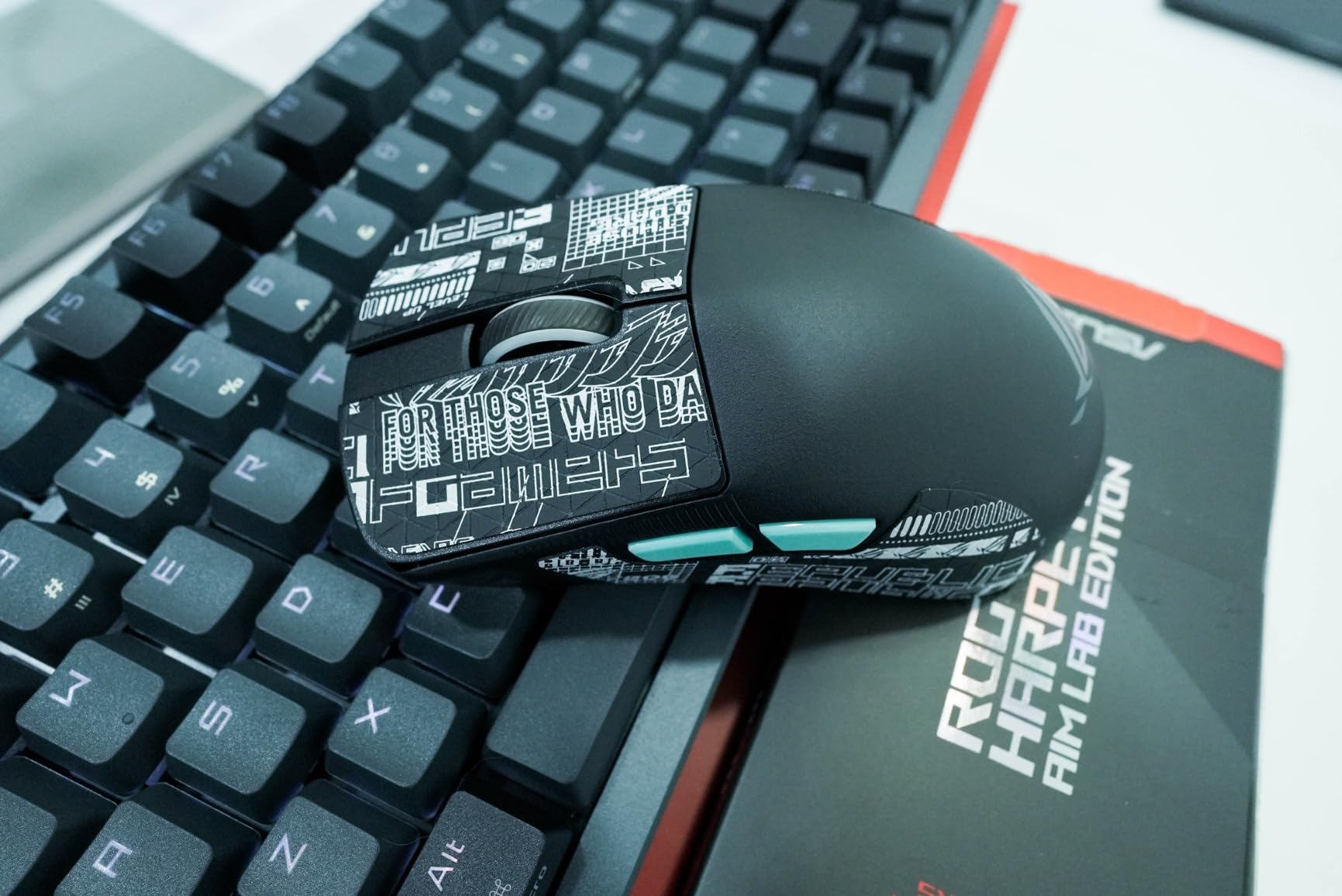 ASUS ROG Harpe Ace Aim Lab Wireless Esports Gaming Mouse, 54g Lightweight, Tri-Mode Connectivity, 36K DPI, 90Hr Battery customer photo 1
