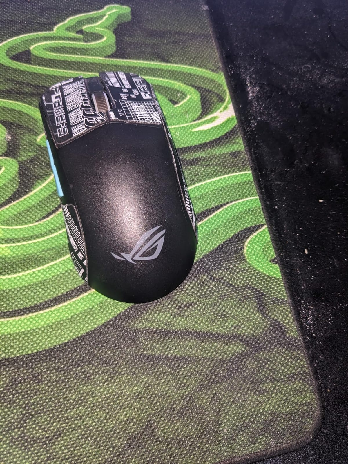ASUS ROG Harpe Ace Aim Lab Wireless Esports Gaming Mouse, 54g Lightweight, Tri-Mode Connectivity, 36K DPI, 90Hr Battery customer photo 2
