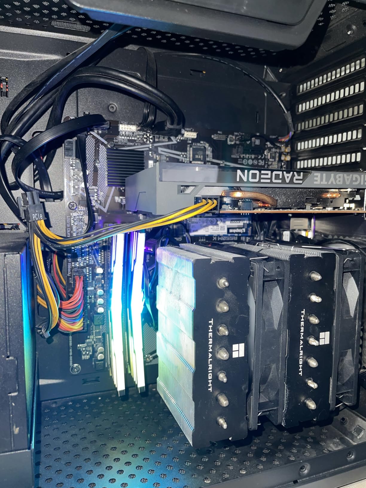GIGABYTE B550M K AMD AM4 Micro-ATX Motherboard, Supports Ryzen 5000/4000/3000 Series Processors, DDR4, 3+3 Power Phase, 2X M.2, PCIe 4.0, USB 3.2 Gen 1, GbE LAN, Q-Flash customer photo 2