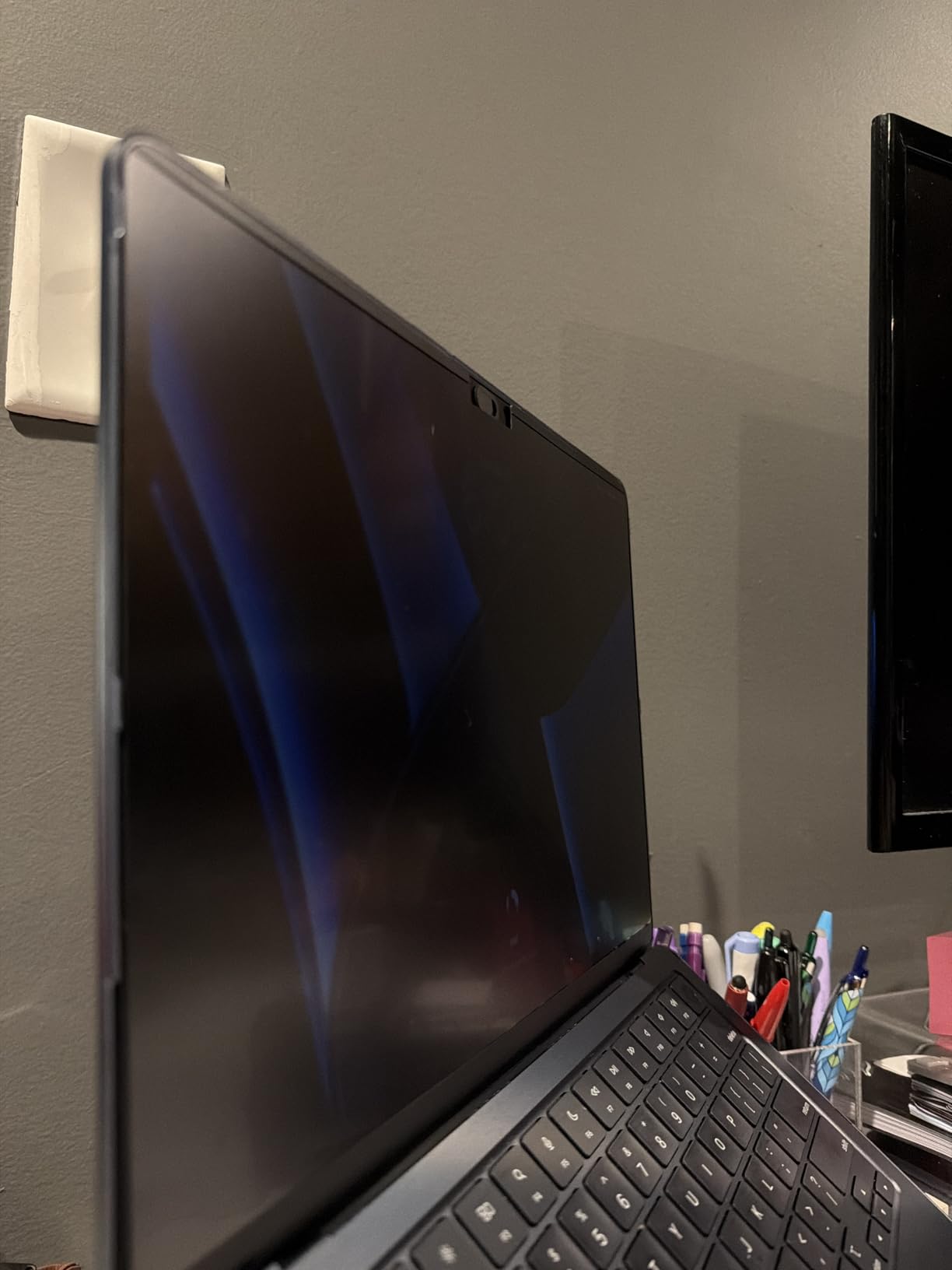 Spigen SafeView Screen Protector for MacBook Pro 14