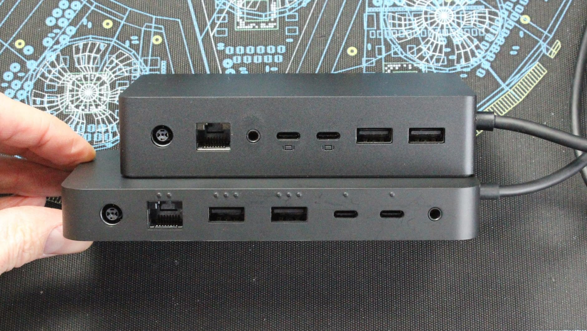 Microsoft Surface Thunderbolt 4 Docking Station - Black (T8H-00001) customer photo 2
