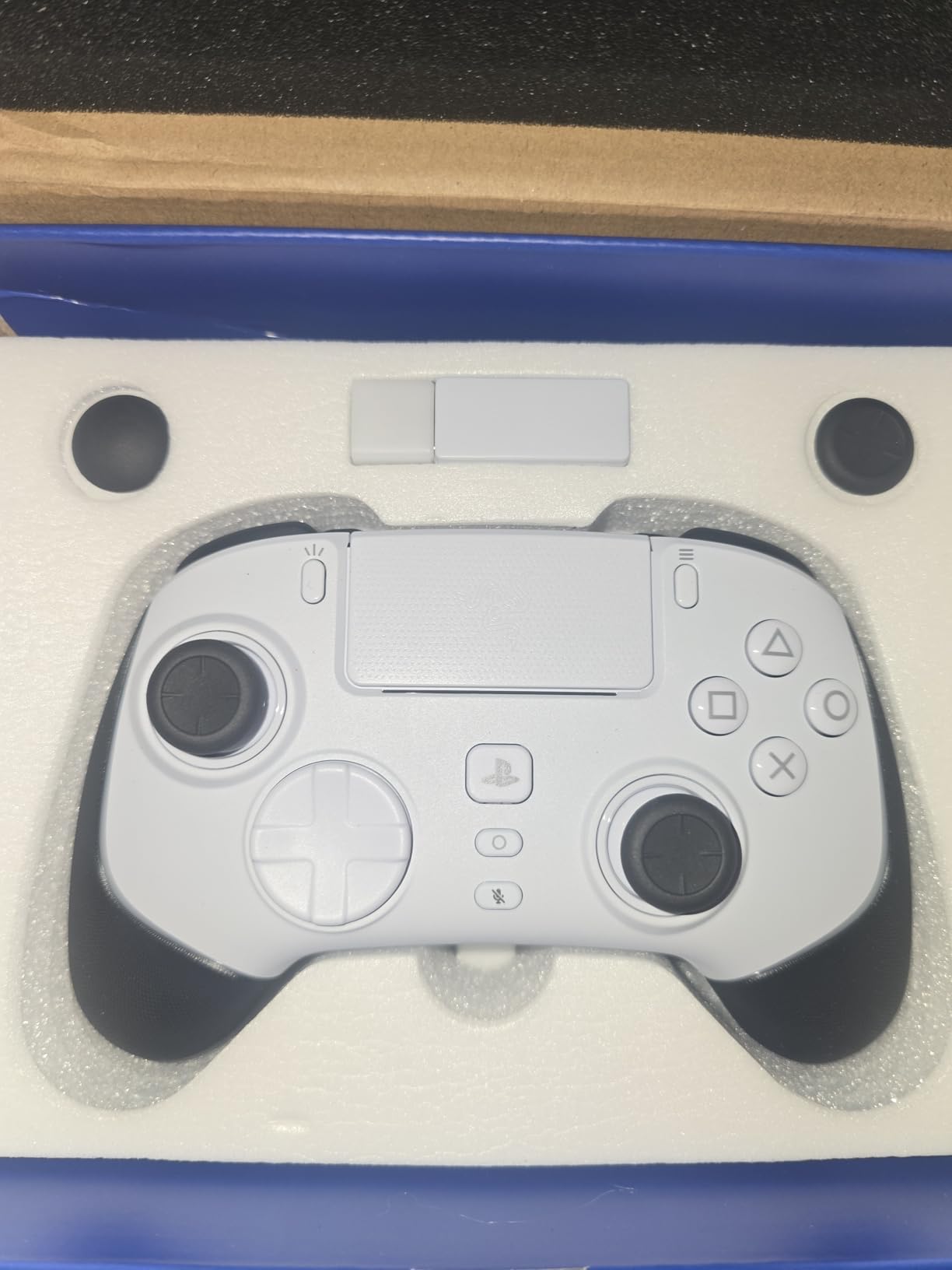 Razer Wolverine V2 Pro Wireless Gaming Controller for PlayStation 5 / PS5 PC: HyperSpeed Wireless, Mecha-Tactile Action Buttons, 6 Remappable Buttons, Chroma RGB (White) customer photo 2