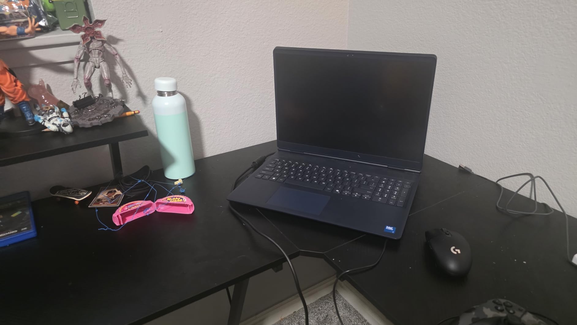 Alienware 16 Aurora Gaming Laptop, RTX 5050, Intel Core 7 240H, WQXGA 120Hz Display, 16GB DDR5 RAM, 1TB SSD, NVIDIA GeForce, Wi-Fi 7, Windows 11 Home, Blue customer photo 1