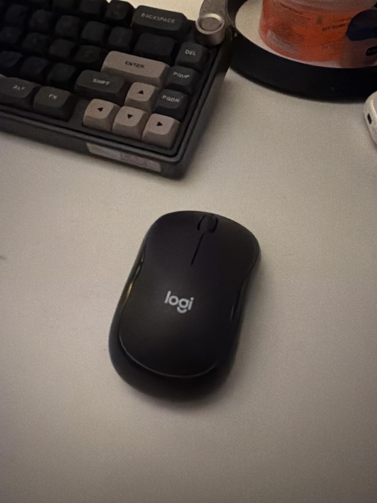 Logitech M240 Compact Silent Bluetooth Wireless Mouse - Off White customer photo 2