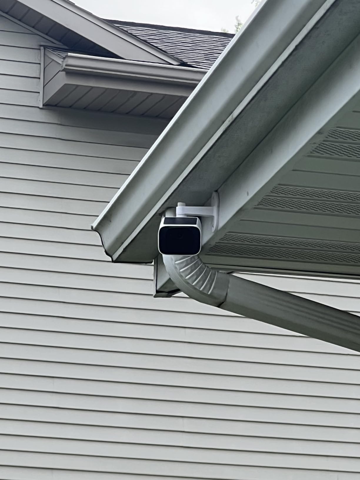 eufy Security SoloCam S220, Solar Security Camera, Wireless Camera Outdoor | 2K Resolution, Continuous Power, Built-in 8GB, No Subscription, HomeBase 3 Compatible, for Outdoor Surveillance customer photo 1