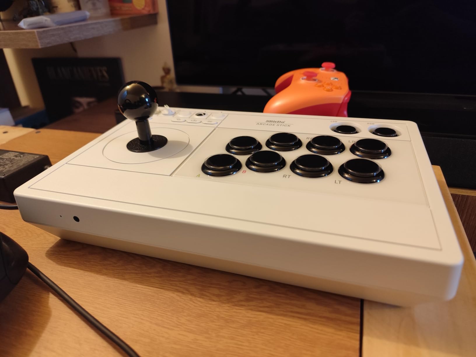 8BitDo Wireless Arcade Stick for Xbox Series X|S, Xbox One and Windows 10, Arcade Fight Stick with 3.5mm Audio Jack - Officially Licensed (Black) customer photo 2