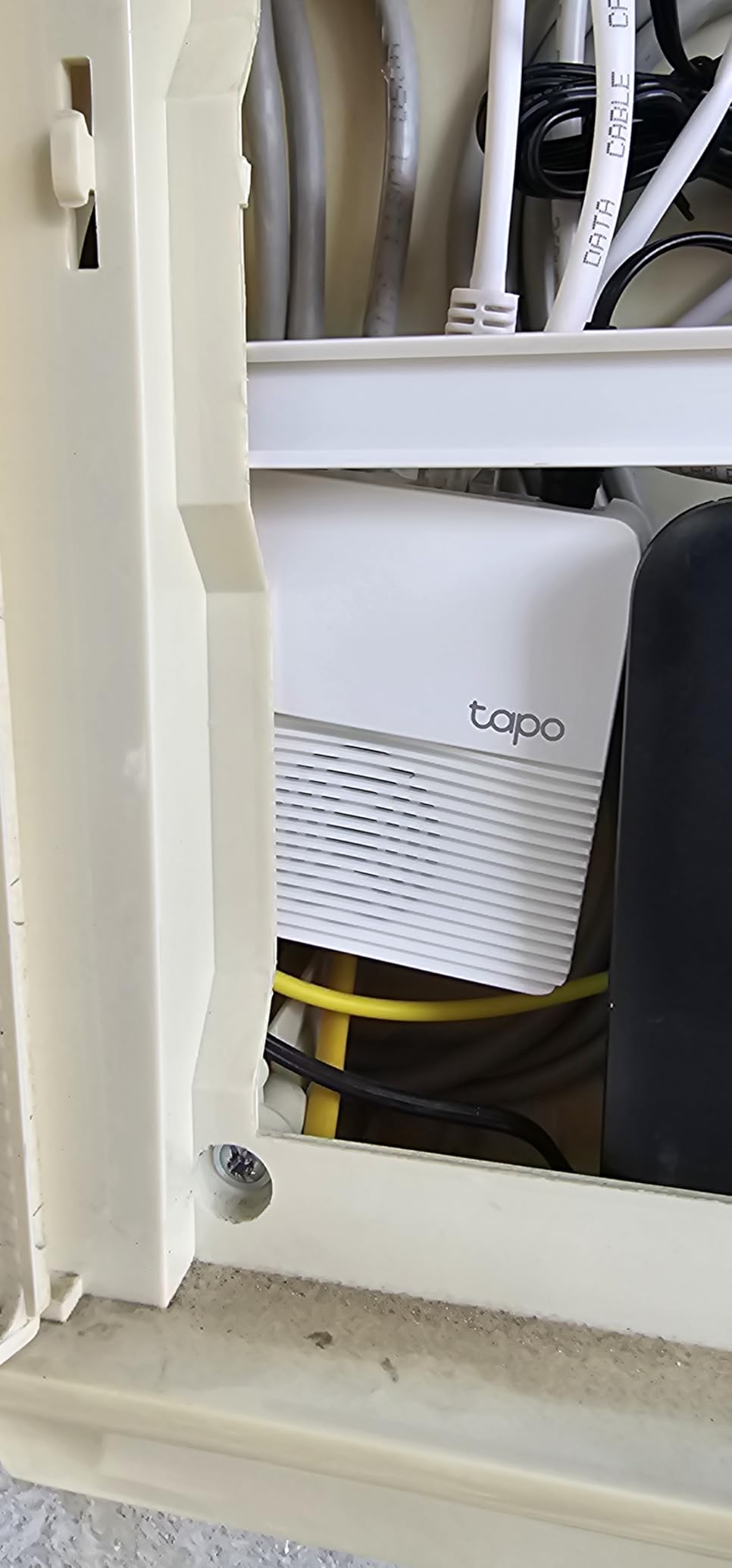 Tapo Smart Hub with Built-in Chime, H200, 2.4GHz Wi-Fi Required | Connect up to 64 Smart + 4 Camera Devices, Sub-1G Low-Power Wireless Protocol, 512GB Local Storage customer photo 1