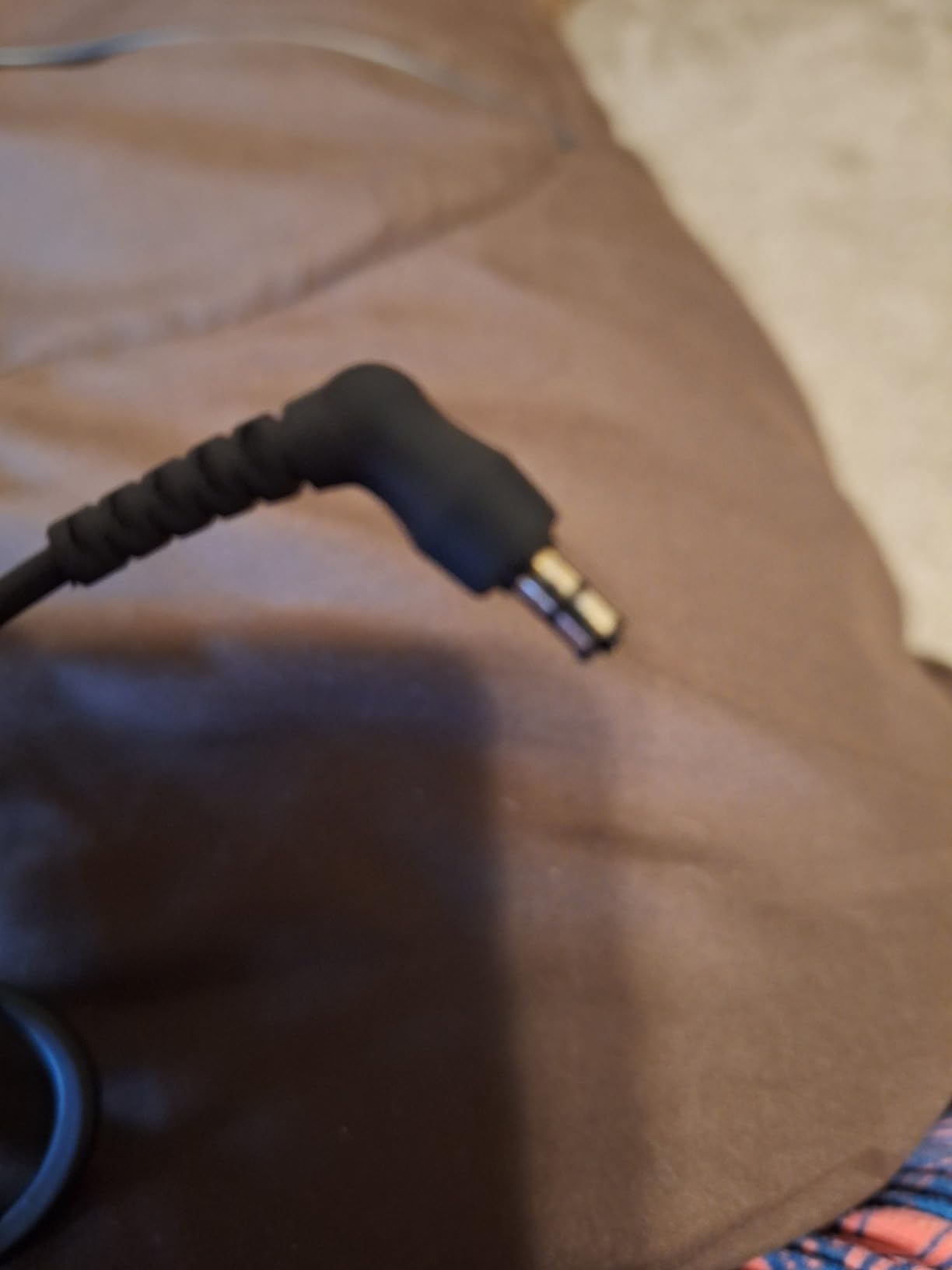 Joysico Wired Over Ear Earbuds Headphones with Mic and Volume Control Black customer photo 1