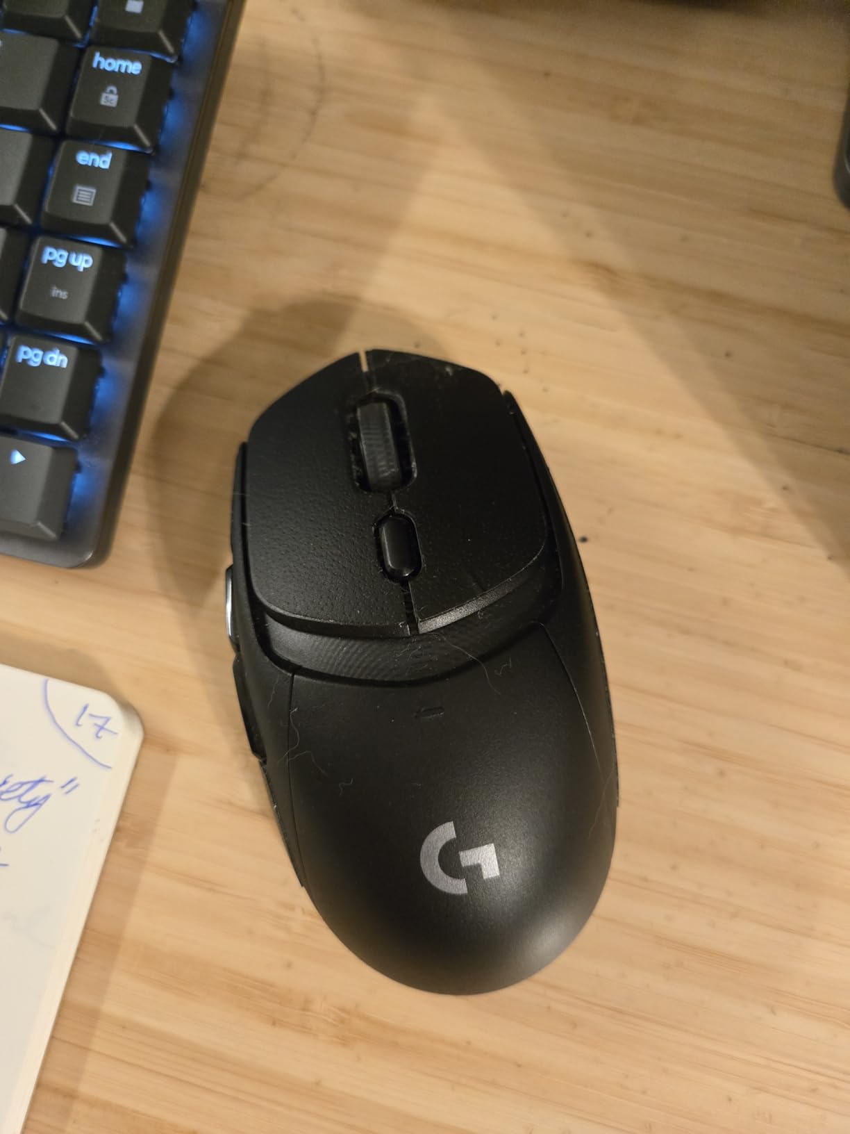 Logitech G309 Lightspeed Wireless Gaming Mouse, Lightweight, LIGHTFORCE Hybrid Switches, Hero 25K Sensor, 300+ Hour Battery Life with AA Battery, 6 Programmable Buttons, PC & Mac - White customer photo 1