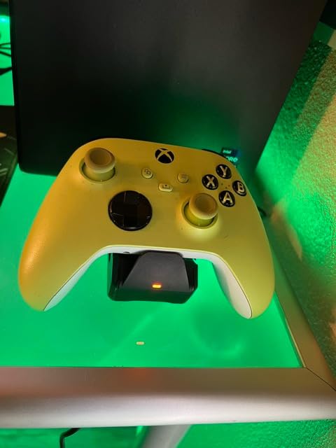 PowerA Solo Charging Stand for Xbox Series X|S - Black, Works with Xbox One, Charging Station for Xbox Wireless Controller, Officially Licensed customer photo 2