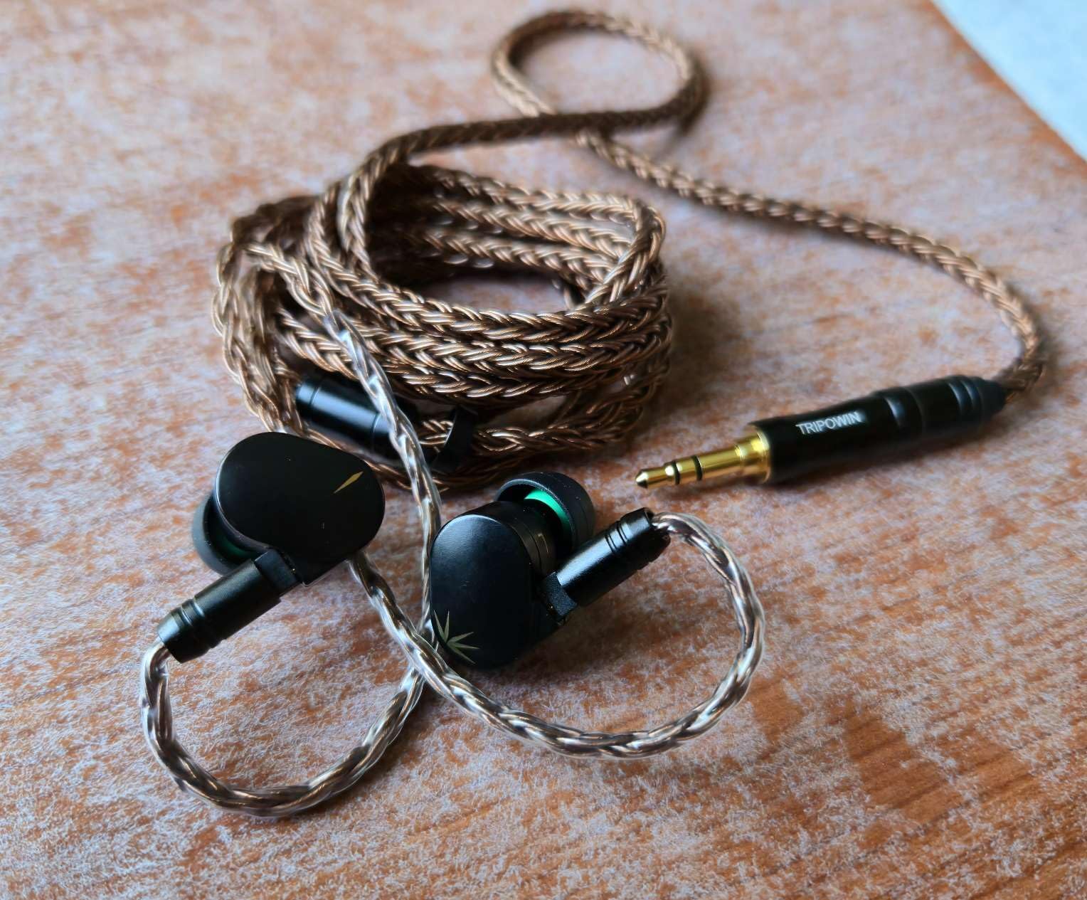Moondrop CHU II High Performance Dynamic Driver IEMs Interchangeable Cable in-Ear Headphone customer photo 1
