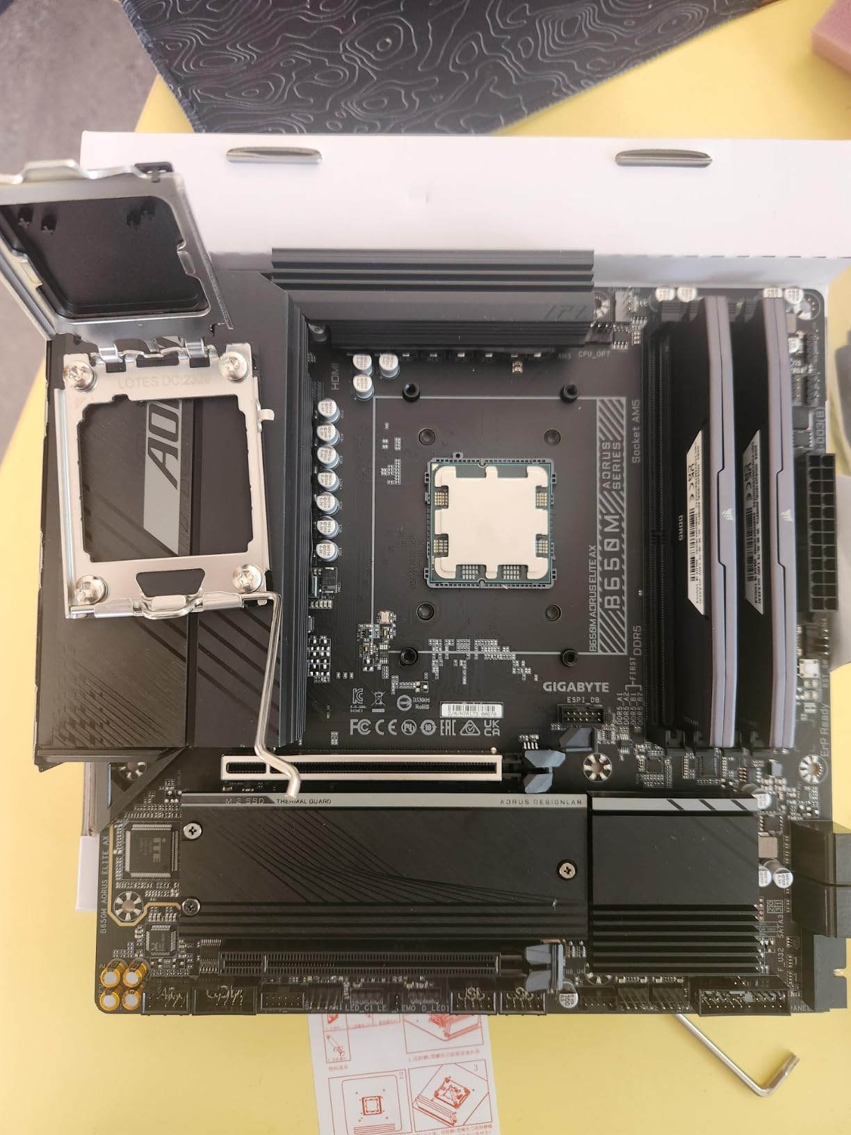 CORSAIR Vengeance DDR5 32GB (2 x 16GB) Up to 6000MHz AMD Intel RAM | Desktop Gaming Memory, AMD EXPO & Intel XMP 3.0 Compatible, CL30, Grey, CMK32GX5M2B6000Z30 customer photo 2