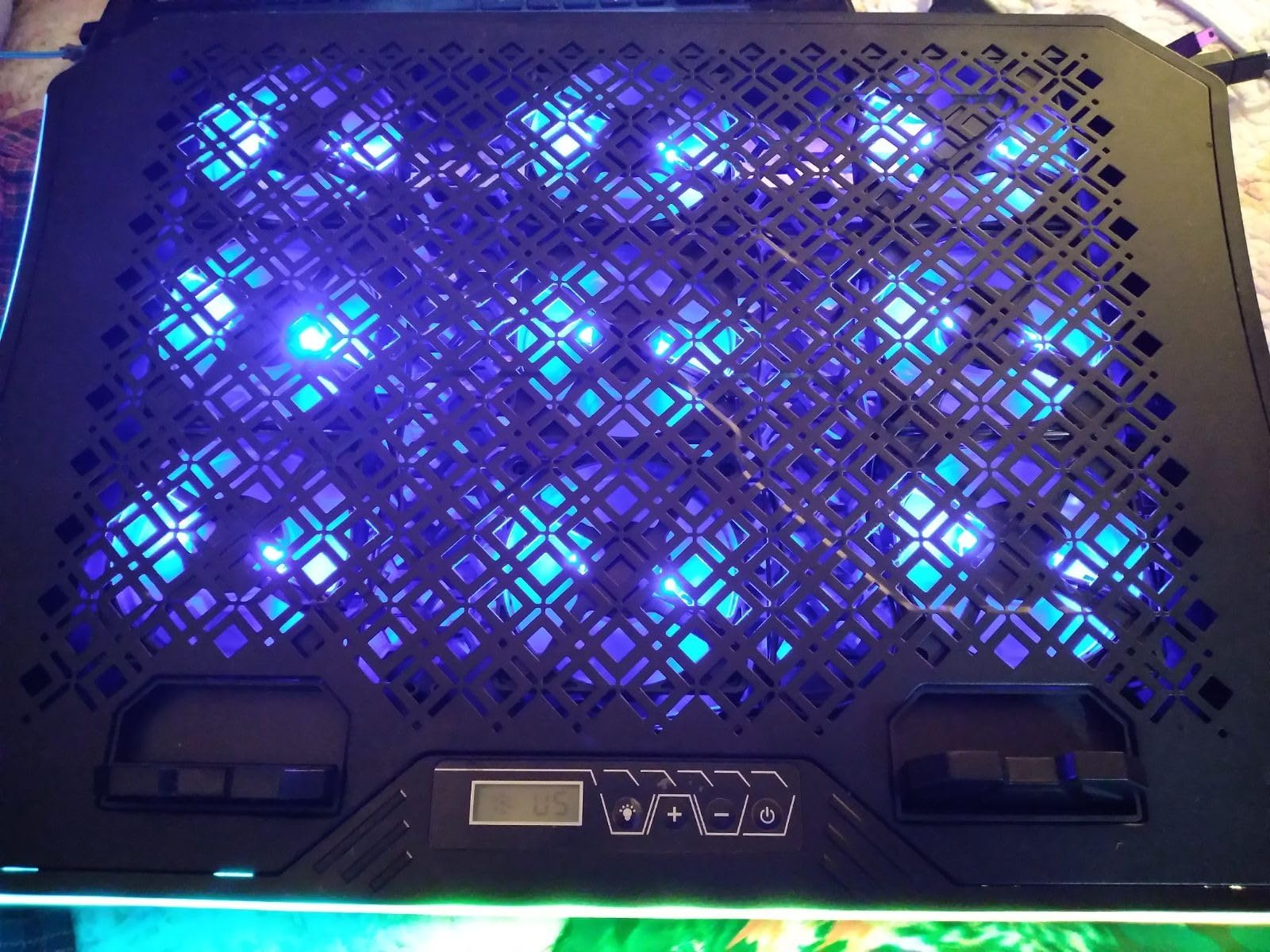 KeiBn Upgraded Gaming Laptop Cooler Pad with 9 Quiet RGB Fans, for 15.6-17.3 Inch Laptops customer photo 2