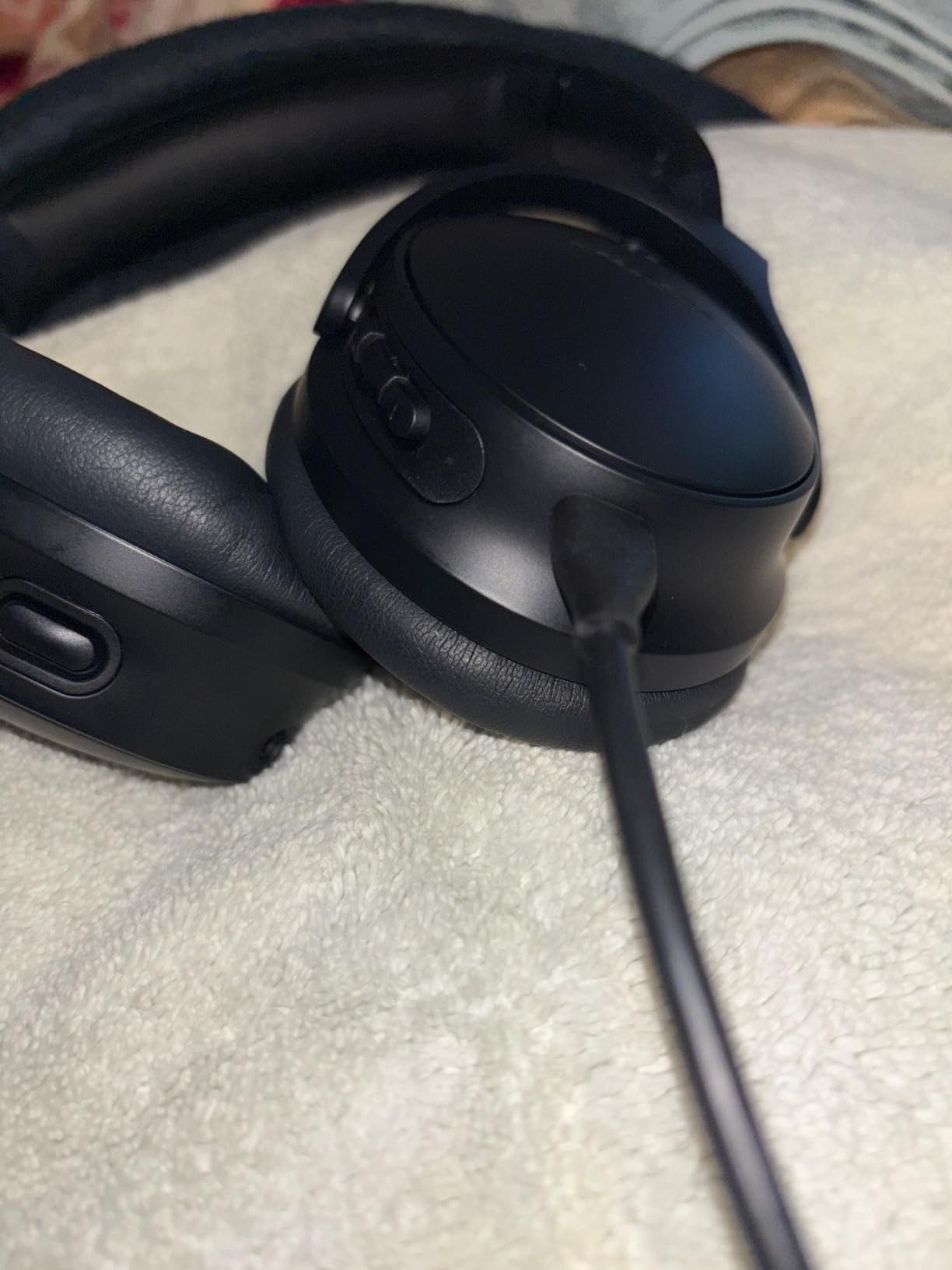 Bose QuietComfort Headphones - Wireless Bluetooth Headphones, Active Over Ear Noise Cancelling and Mic, USB-C Charging, Deep Bass, Up to 24 Hours of Playtime, White Smoke customer photo 1