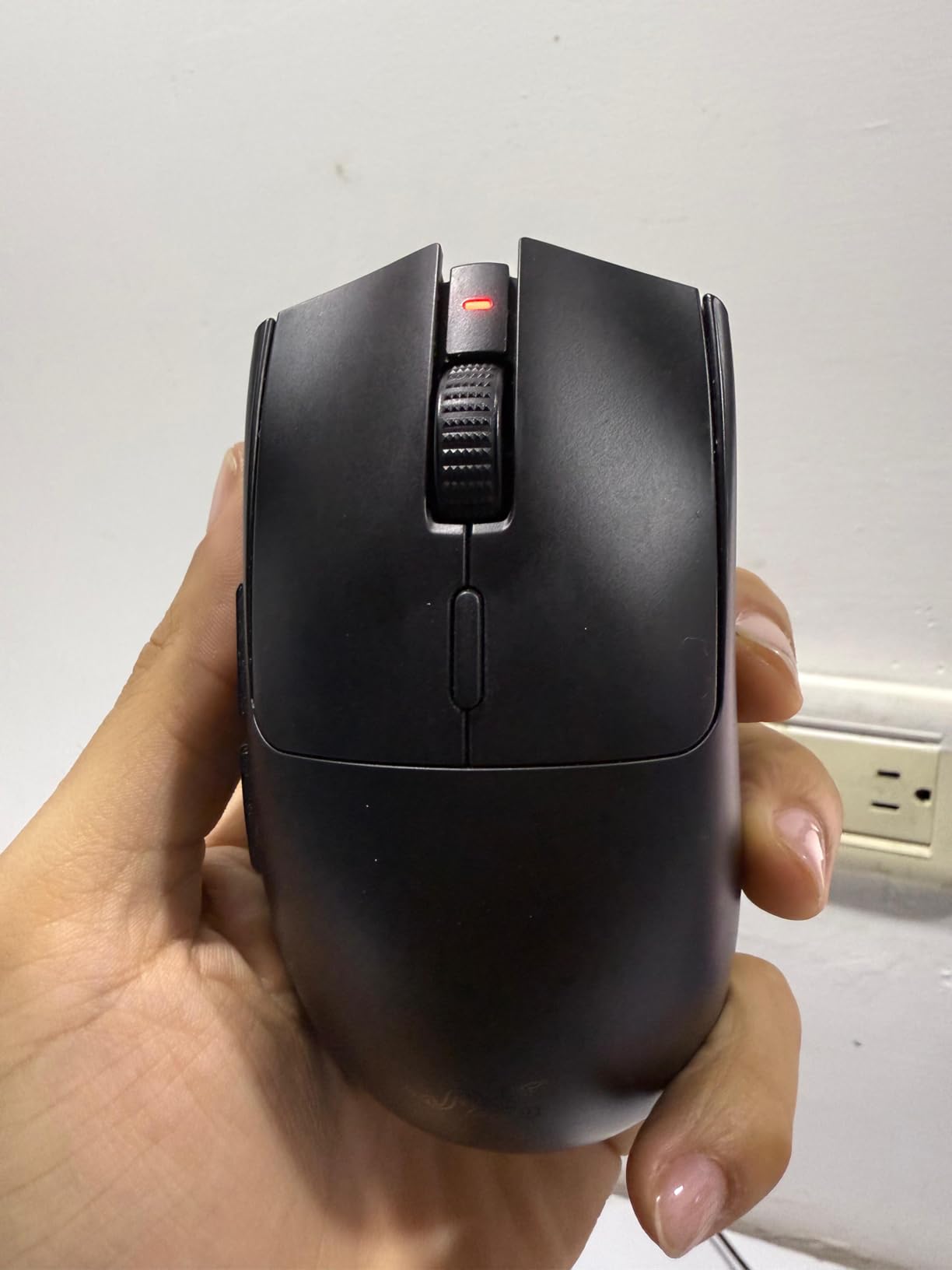 Razer Viper V3 HyperSpeed Wireless PC Gaming Mouse, 82g, Black | 30K DPI Optical Sensor, Up to 280 Hr Battery Life, Mechanical Switches Gen-2, 6 Programmable Buttons, 1 x AA Battery included customer photo 2