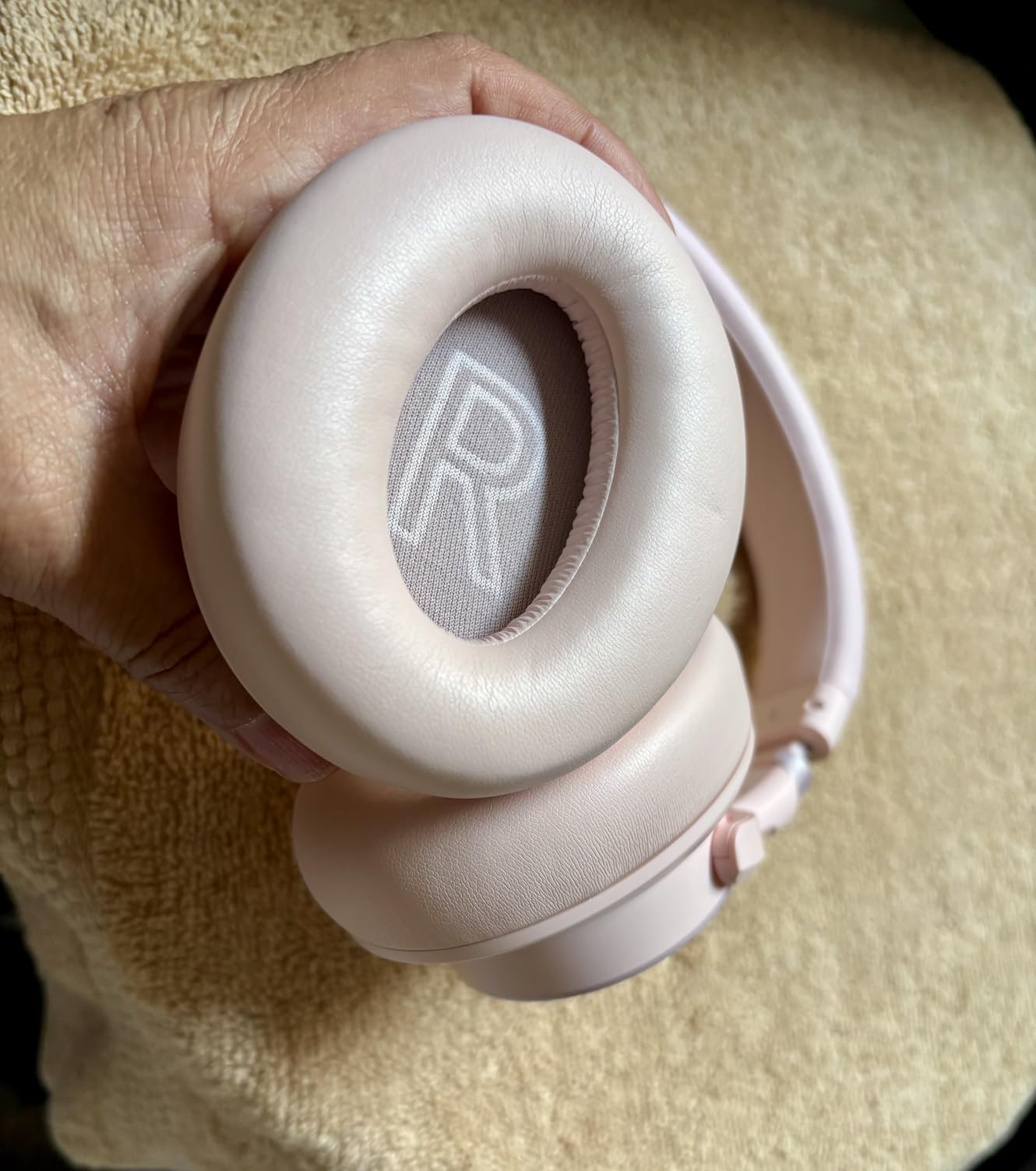 KVIDIO Hybrid Active Noise Cancelling Headphones Over Ear, Bluetooth Wireless ANC 70H Playtime, Transparency Mode, Microphone, Deep Bass, HiFi Stereo Sound customer photo 1