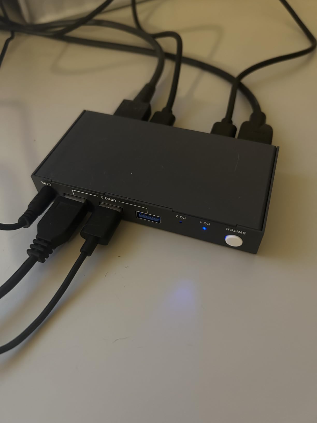HDMI KVM Switch 1 Monitor 2 Computers 4K@60HZ 2 Port KVM Switcher customer photo 2
