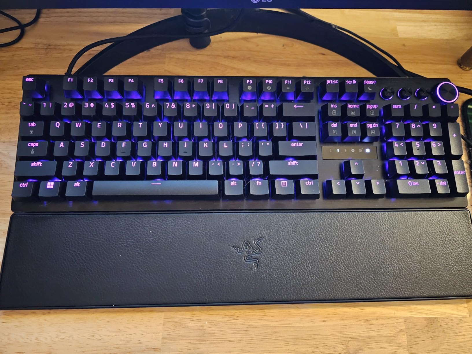 Razer Huntsman V3 Pro Esports Gaming Keyboard, Black | Analog Optical Switches, Snap Tap, Rapid Trigger, Adjustable Actuation, Media Keys & Dial, Doubleshot PBT Keycaps, Wrist Rest customer photo 1