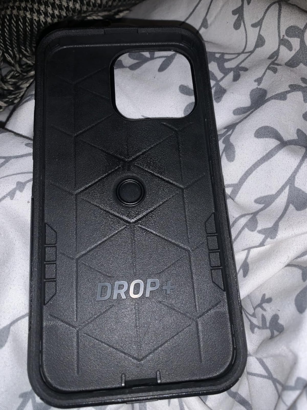 OtterBox iPhone 15 Pro MAX (Only) Commuter Series Case - Black, Slim & Tough, Pocket-Friendly, with Port Protection customer photo 1