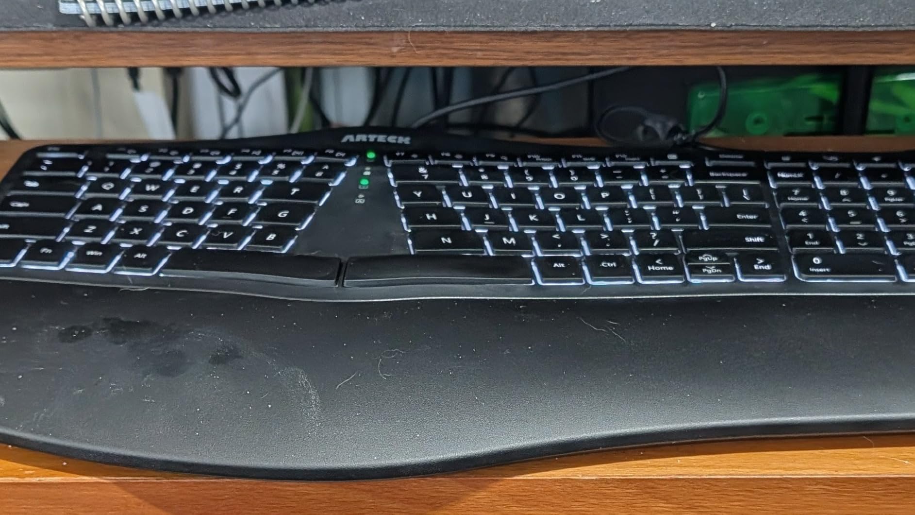 Arteck Split Ergonomic Keyboard with Palm Rest, USB Wired Backlit Keyboard customer photo 1