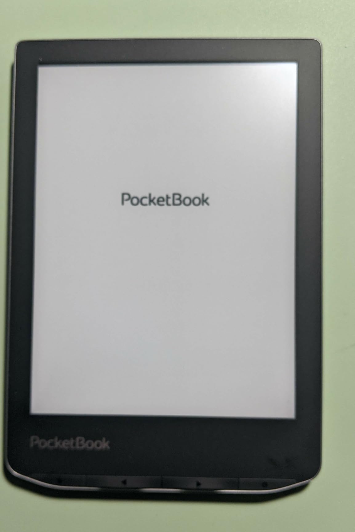 PocketBook Verse E-Readers | Eye-Friendly 6'' E-Ink Carta HD Touchscreen | Adjustable SMARTlight | Up to 1 Month of Battery Life | WiFi & Memory Card Slot | E-Book Reader in Misty Grey customer photo 1