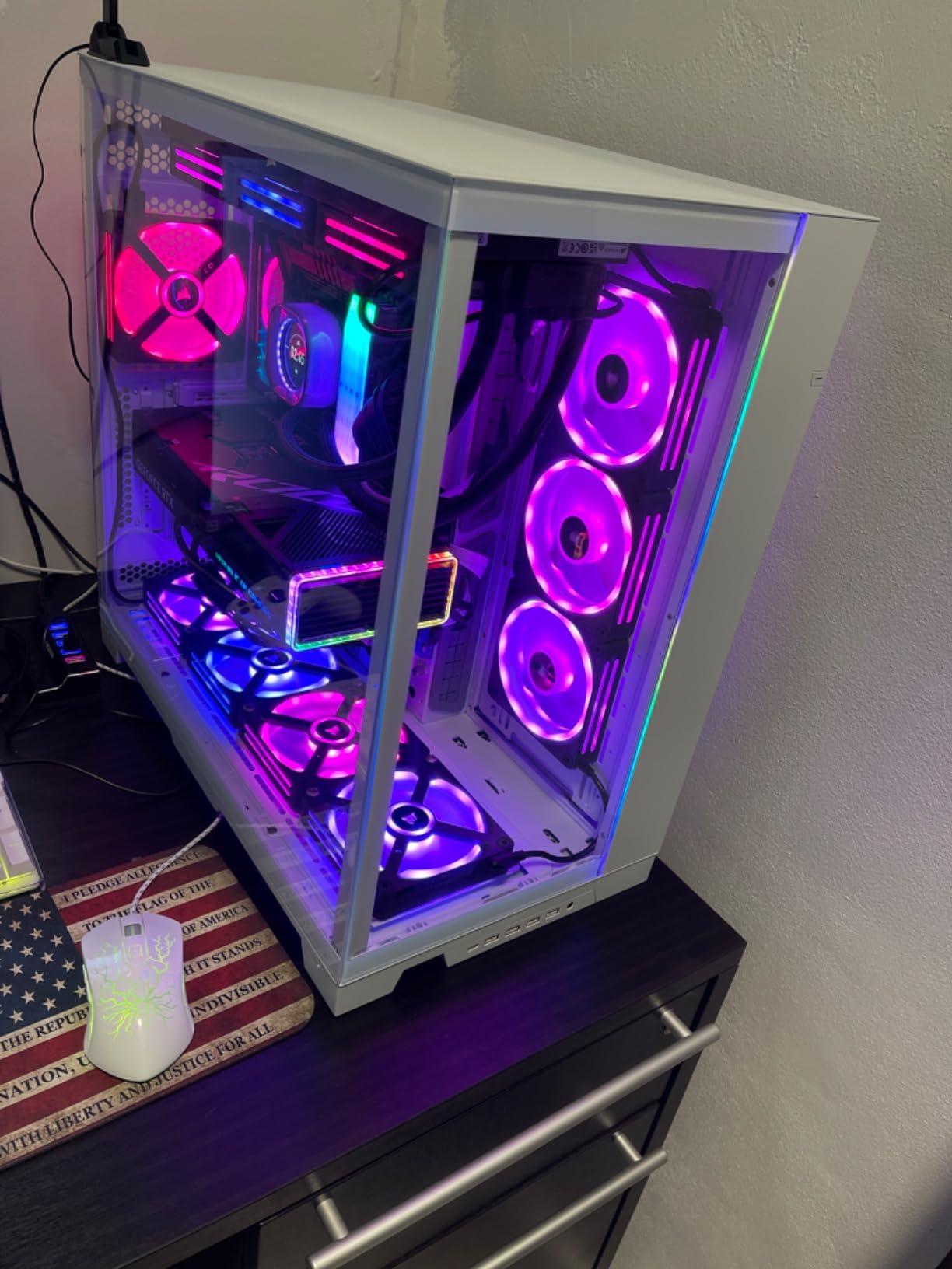 Lian Li O11 Dynamic EVO XL Case - White | RGB Lighting, Front and Side Tempered Glass Panels, Dual-Chamber Layout, Water Cooling Configuration customer photo 2