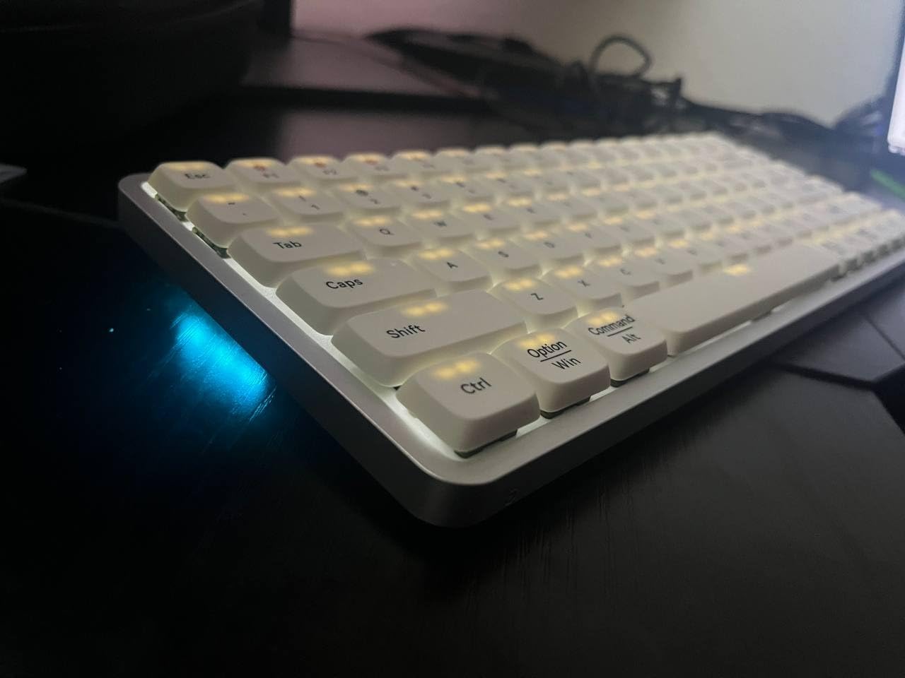 LOFREE Flow84 Low Profile Mechanical Keyboard, 75% Rechargeable Wireless Keyboard with Bluetooth and Wired Connection for Windows/Mac, White Ghost Linear Switches customer photo 1
