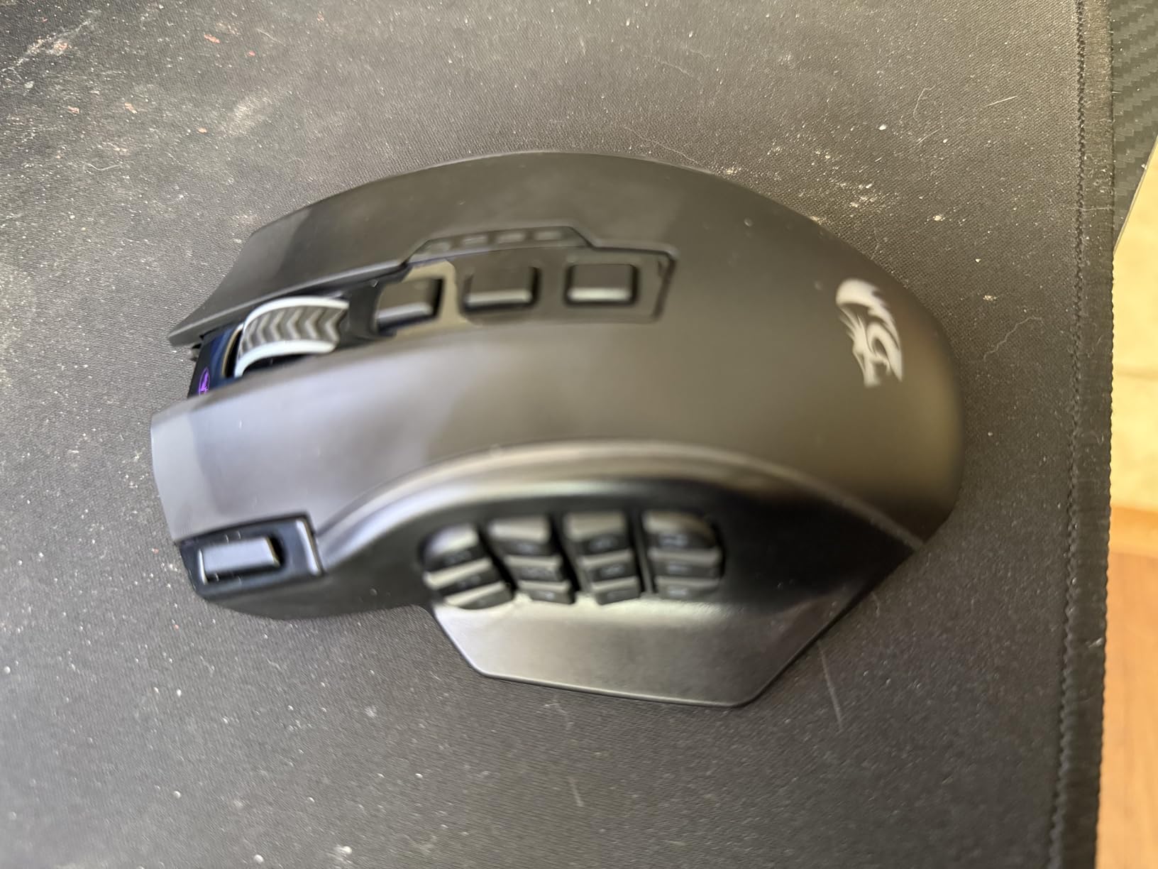 Redragon Wireless Gaming Mouse, MMO Gaming Mouse UP 16,000 DPI, 16 Macro Programmable Buttons, RGB Rechargeable with 12 Side Buttons, 70Hrs for PC Laptop MOBA FPS, M901P-KS customer photo 1