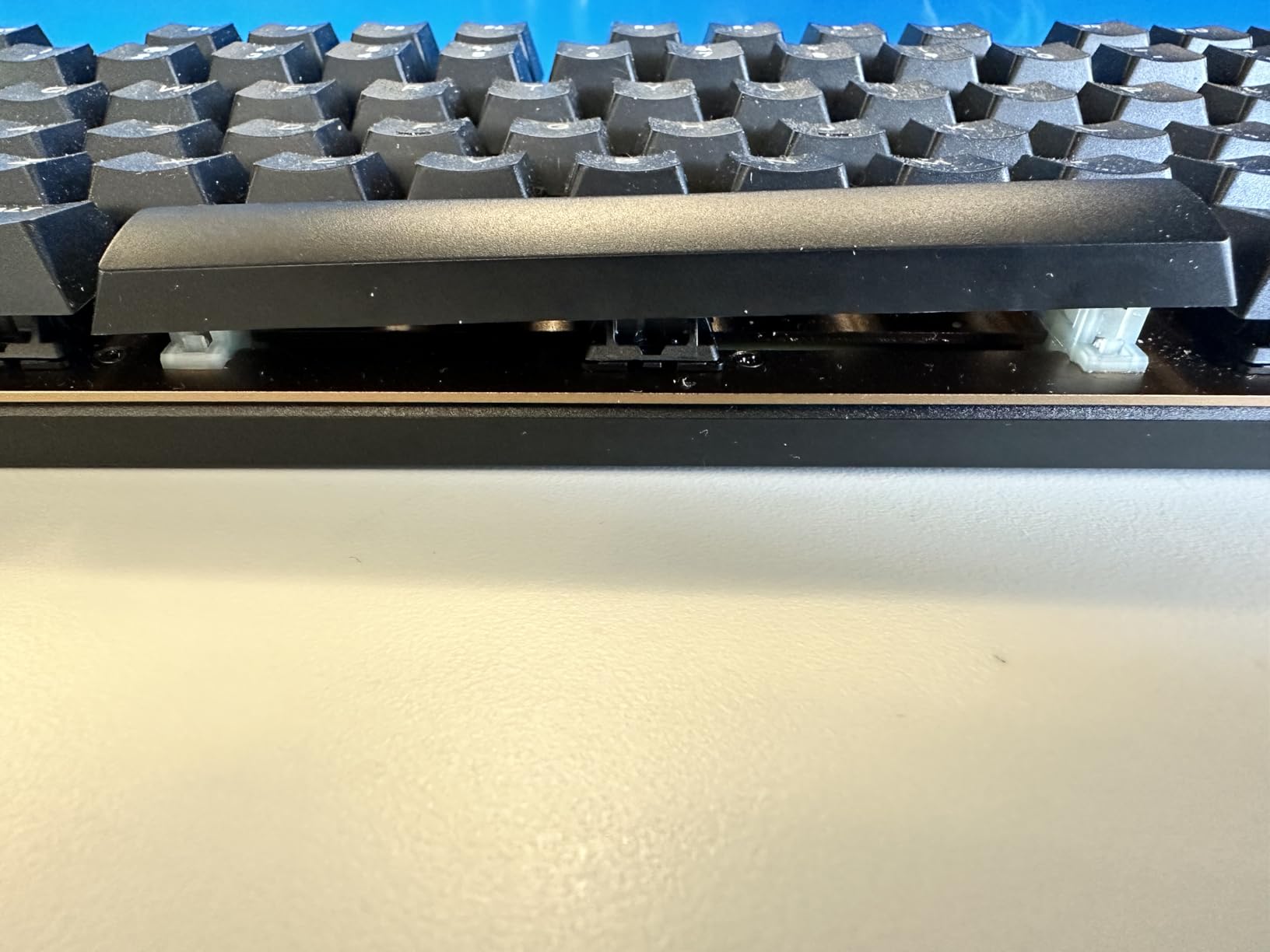 Cherry KC 200 MX Wired Mechanical Office Keyboard MX2A Silent RED Switches, Aluminum Surface, Quiet Keys (Black/Bronze) customer photo 1