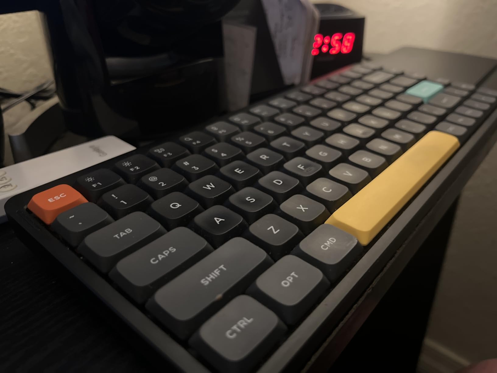 NuPhy Air75 V2 Portable 75% low profile Mechanical Keyboard,Wireless Keyboard,Supports Bluetooth/2.4G/USB-C RGB Bluetooth Keyboards,Compatible with Windows/Mac OS/Linux Systems-Gateron Cowberry Switch customer photo 1