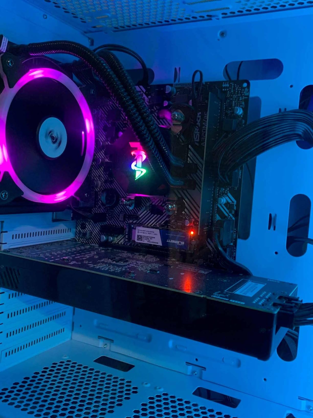 ViprTech Ghost 3.0 Gaming PC, Ryzen 7, RTX 4060 8GB, 16GB/1TB SSD Onyx Black | AMD Ryzen 7 (4.4Ghz Turbo), RTX 4060 8GB, 16GB DDR4 RAM, 1TB SSD, VR-Ready customer photo 2