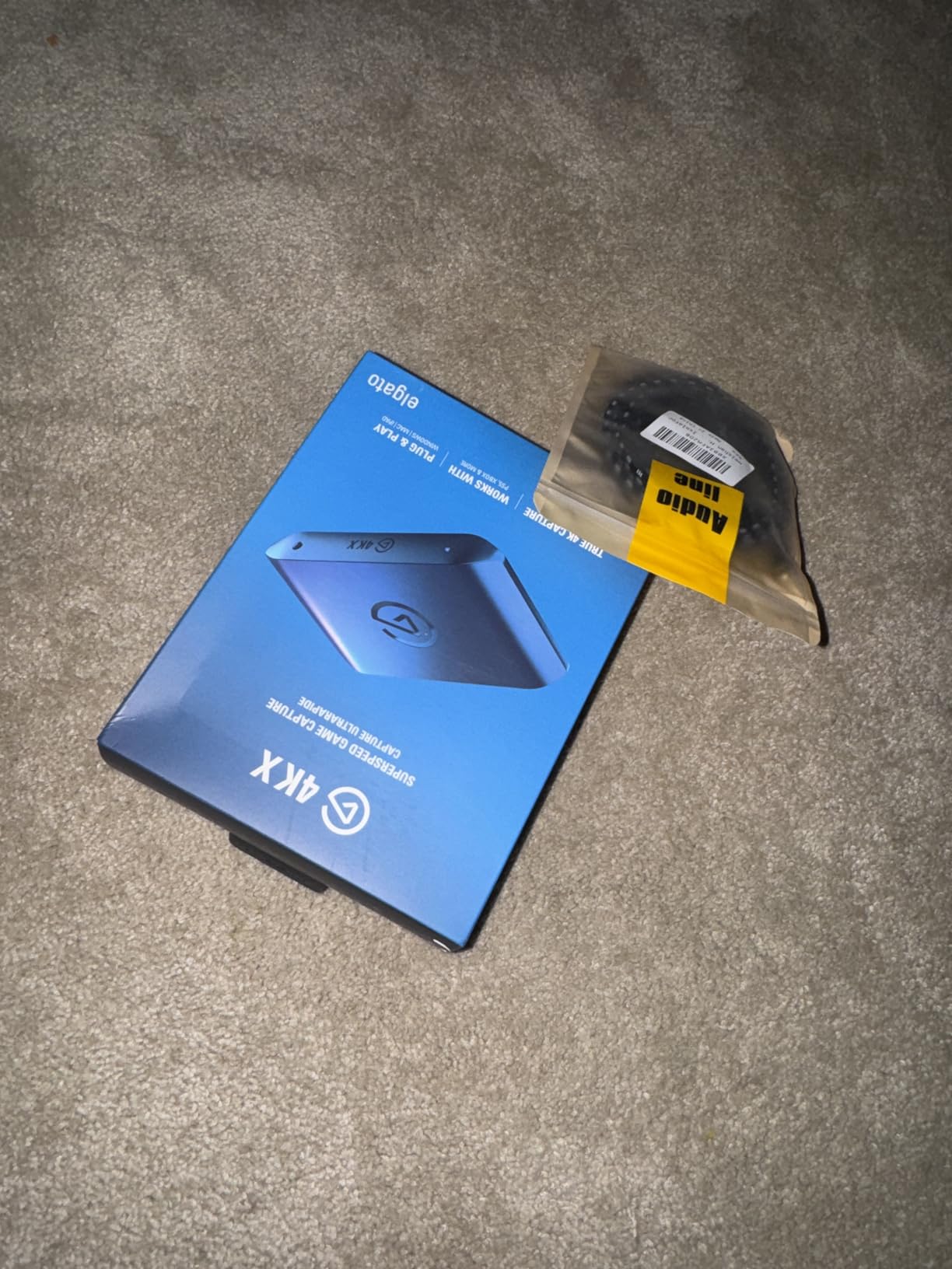 Elgato 4K X Capture Card, HDMI 2.1, 4K144 Ultra-Low Latency | VRR passthrough, HDR10, Up to 1080p240 capture, USB 3.2 Gen 2, Works with OBS and more, For PS5, Xbox, Switch, PC, Mac customer photo 2