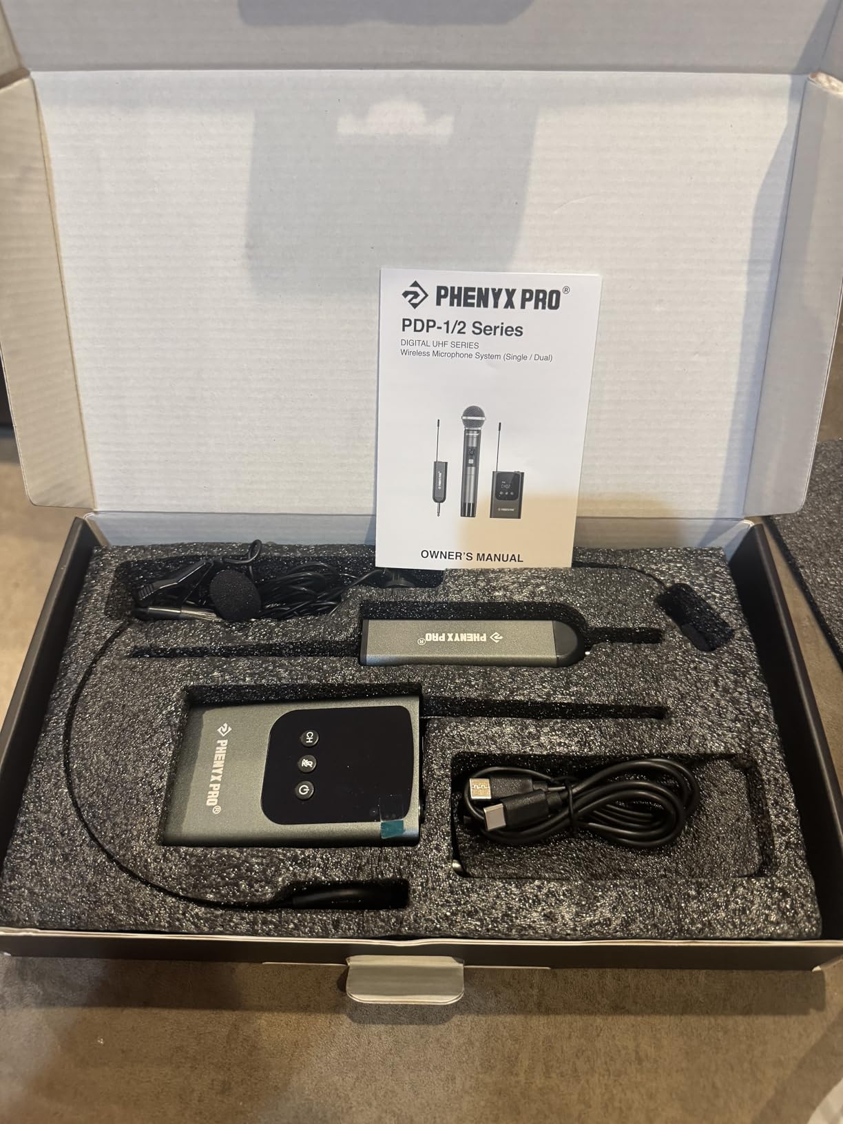 Phenyx Pro Single Digital Headset/Lapel/Lavalier Microphone System PDP-1-1B | Bodypack Transmitter, Mini Receiver, 15 Channels, Hands-Free Vocals, Karaoke, Church Services, Weddings, 900MHz customer photo 1